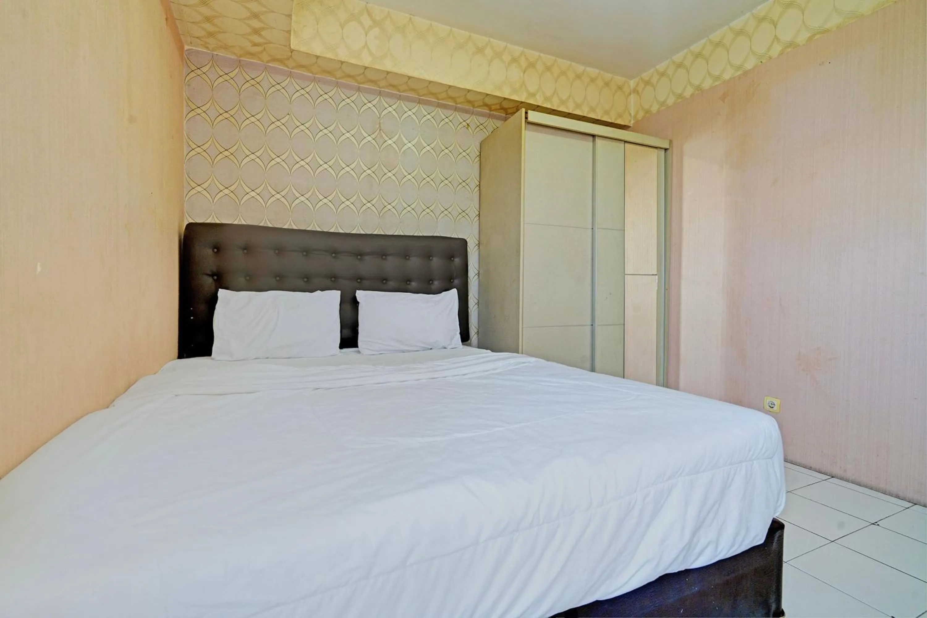 Bedroom, Bed in OYO 93352 Apartement Gateway Cicadas By Db Rent