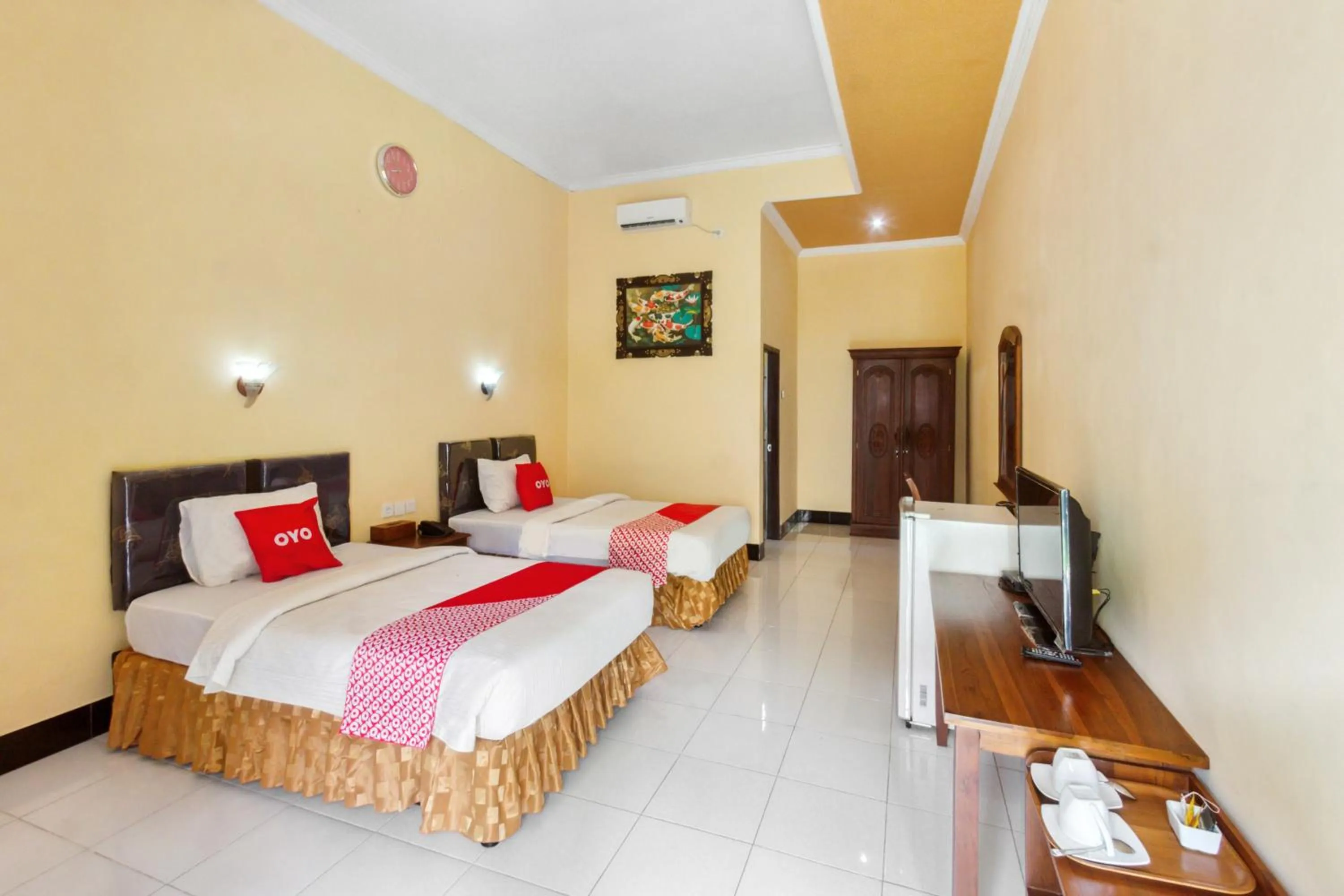 Bedroom, Bed in Capital O 93391 Golden Manggis Hotel Near SMKN 1 Lingsar