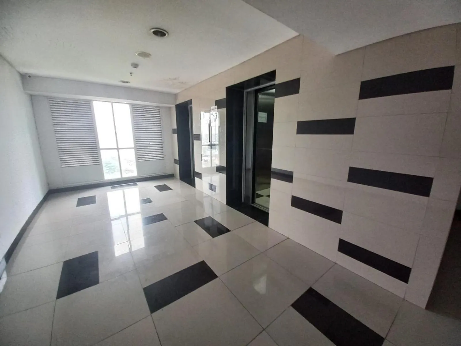 Lobby or reception in Hotel O Apartement Sentraland Karawang By Gs