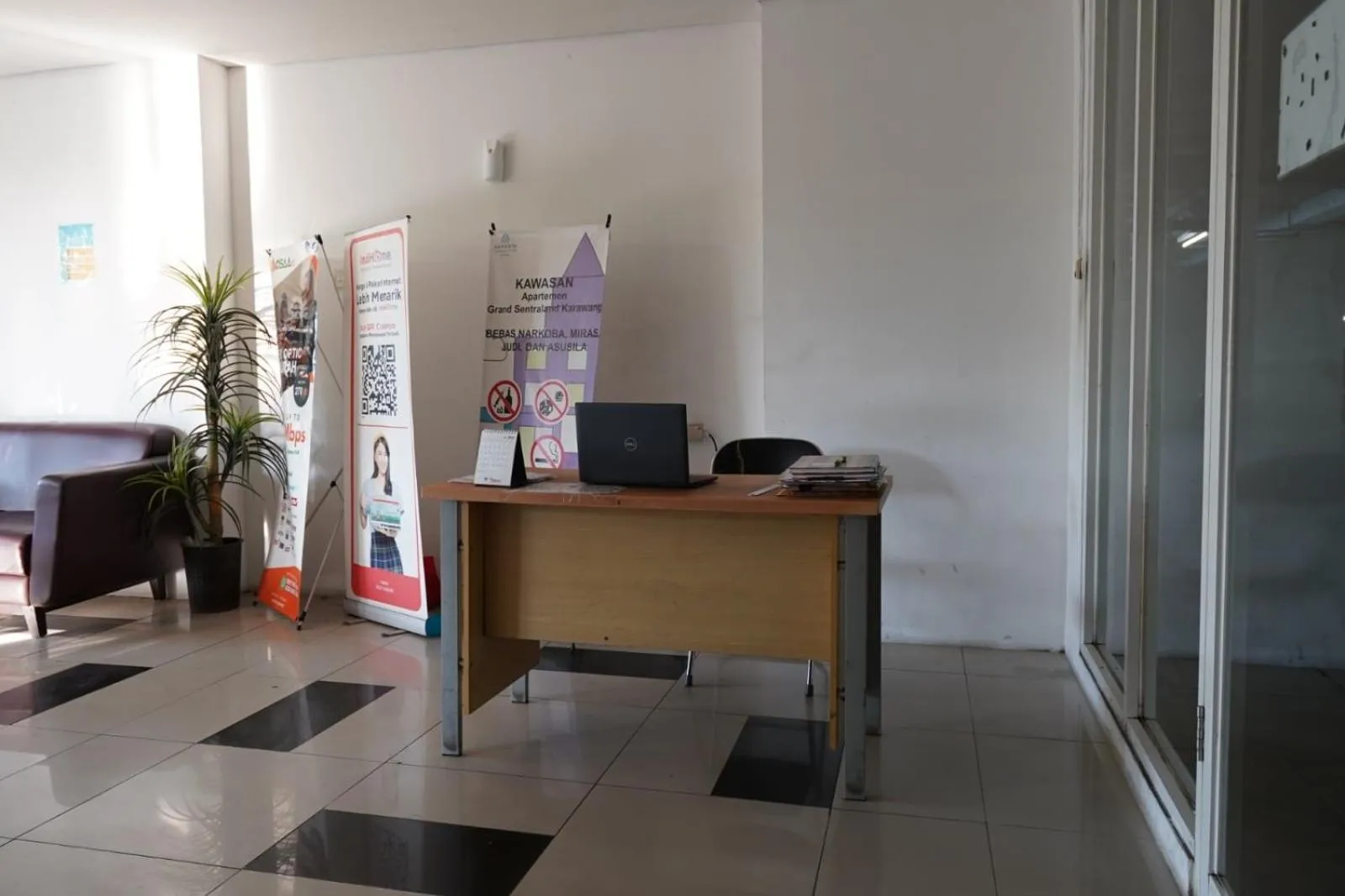 Lobby or reception in Hotel O Apartement Sentraland Karawang By Gs