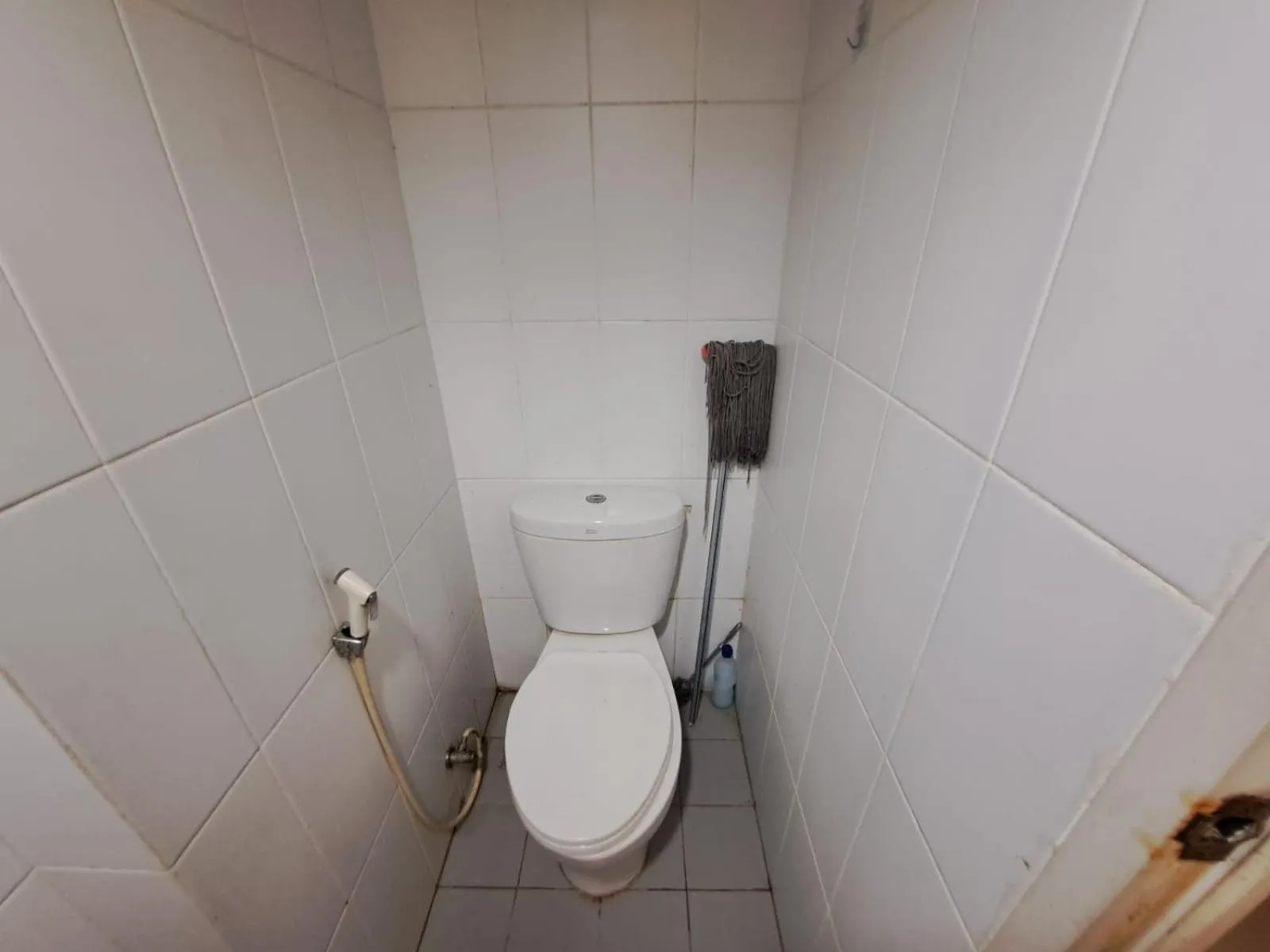 Bathroom in Hotel O Apartement Grand Sentraland By King Property