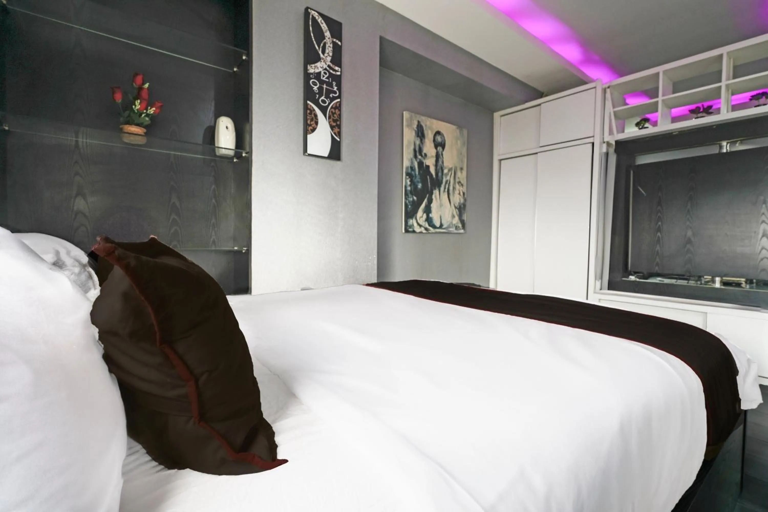 Bedroom in OYO 93365 Apartement Gateway By Sarana Cipta Mahakarya Ii