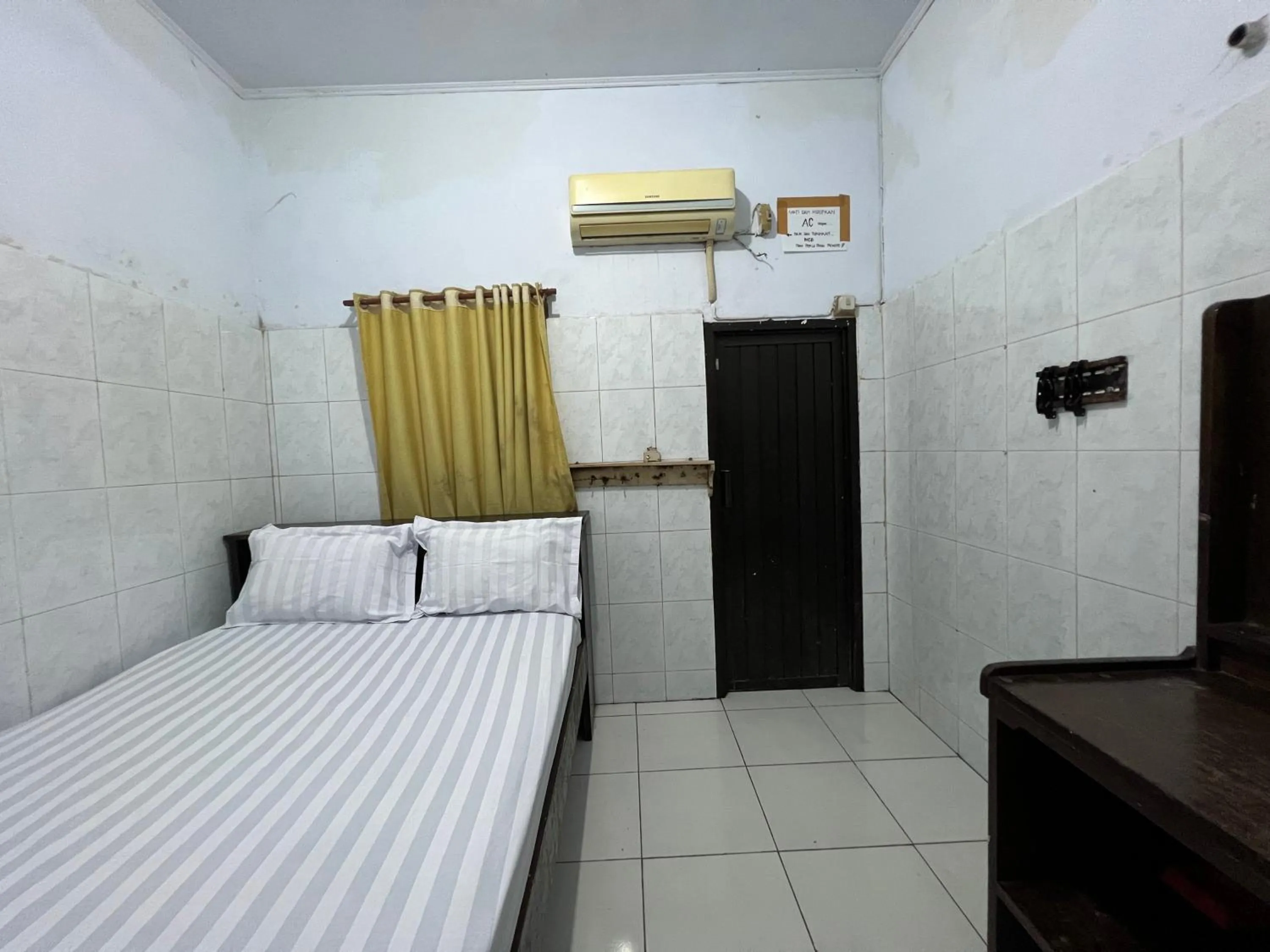 Bedroom, Bed in Hotel O Pondok Bulo Ugi Syariah Near SD Negeri 185 Pinrang