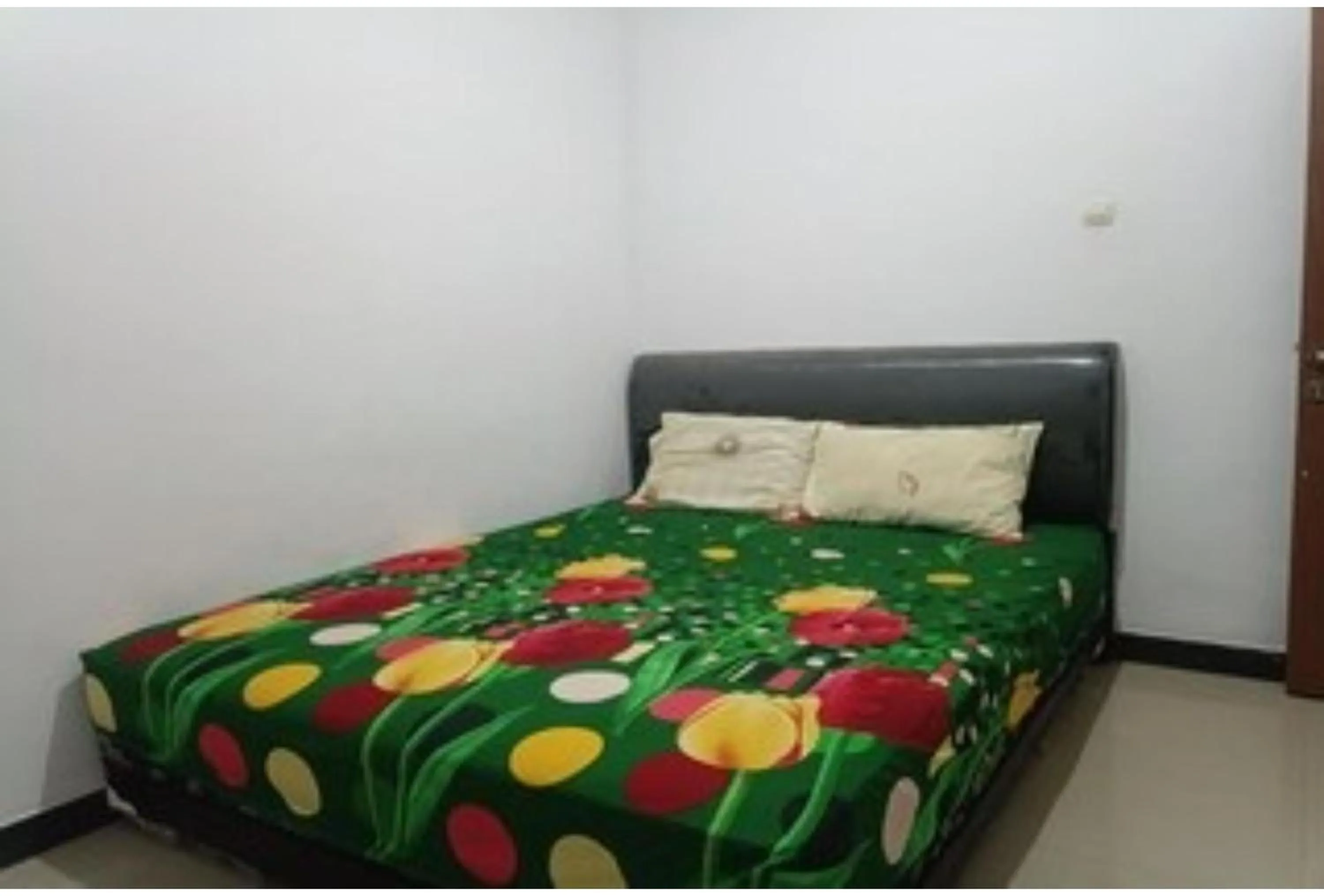 Bedroom, Bed in Hotel O Penginapan Annisya Near SMA Negeri 2 Mataram