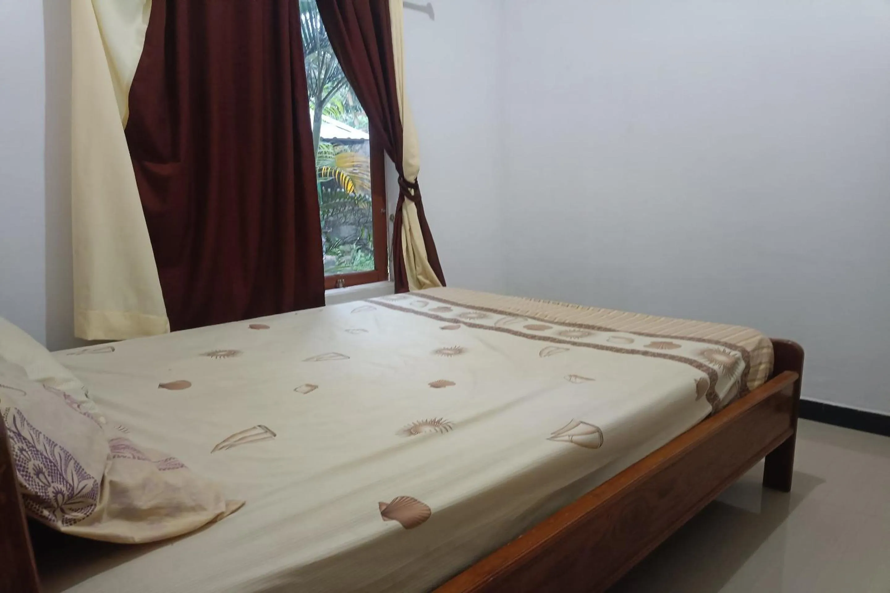 Bedroom, Bed in Hotel O Penginapan Annisya Near SMA Negeri 2 Mataram