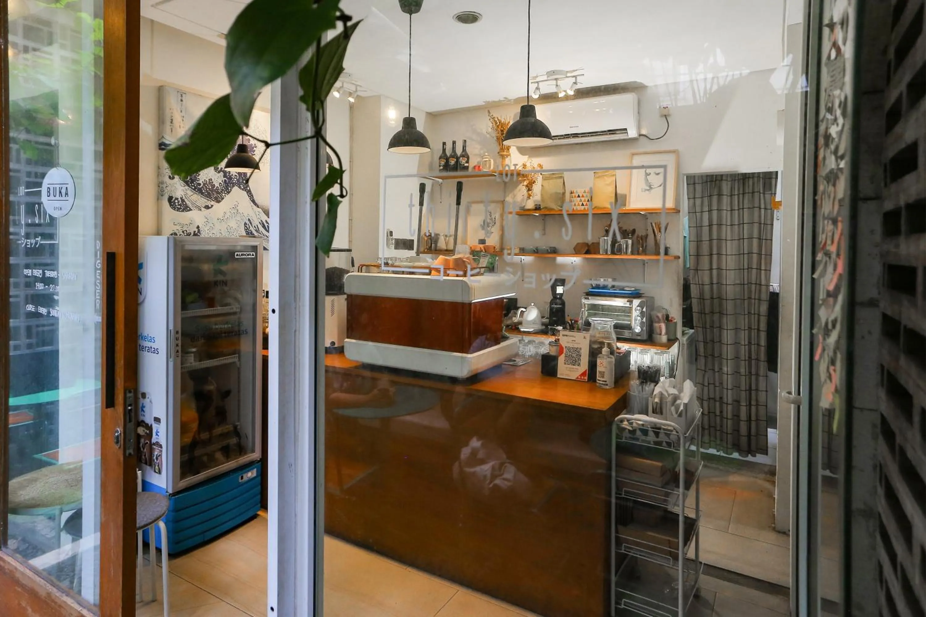 Restaurant/places to eat in OYO 93370 Lot Thirty Six