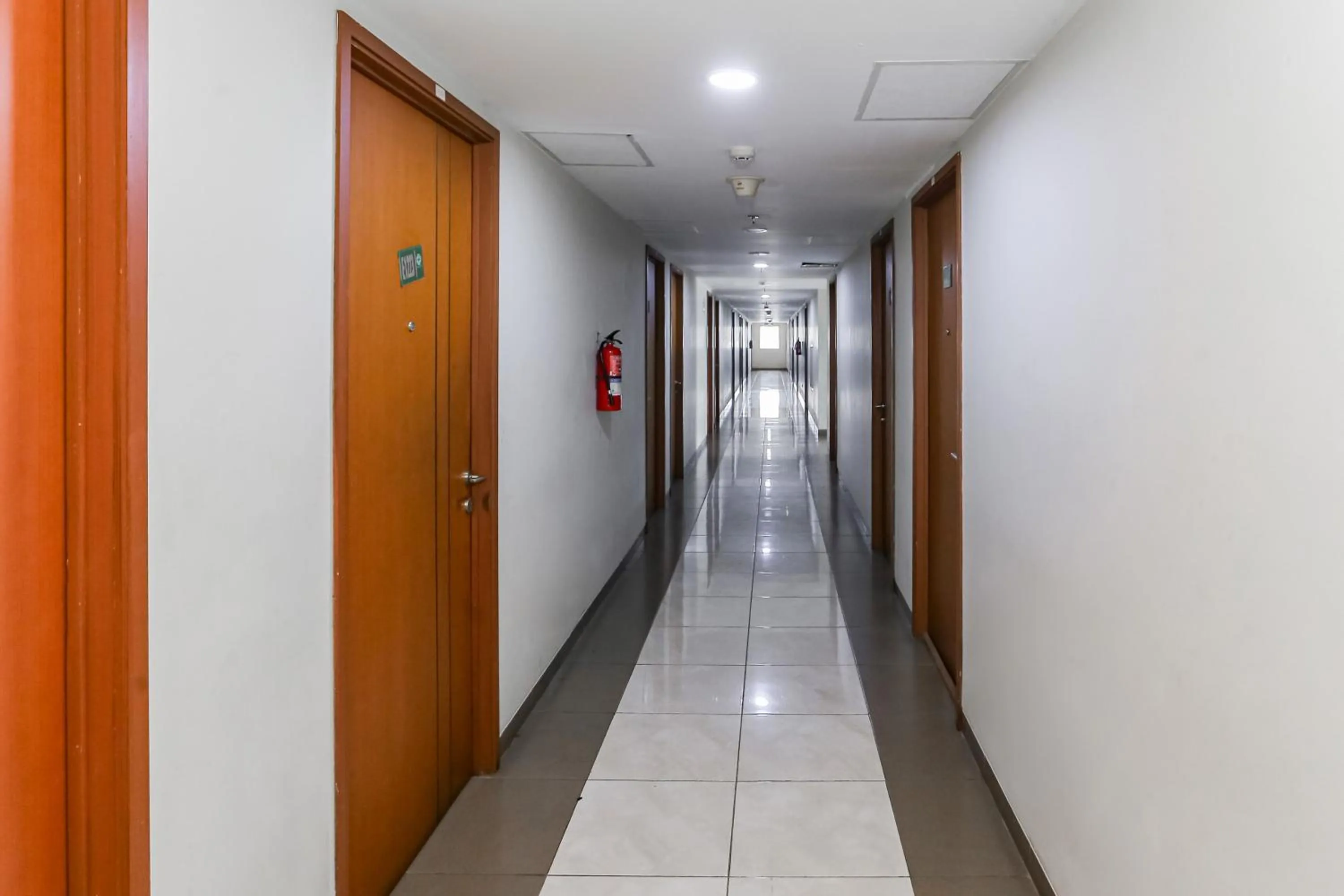 Lobby or reception in Capital O 93371 Pelangi Residence 5