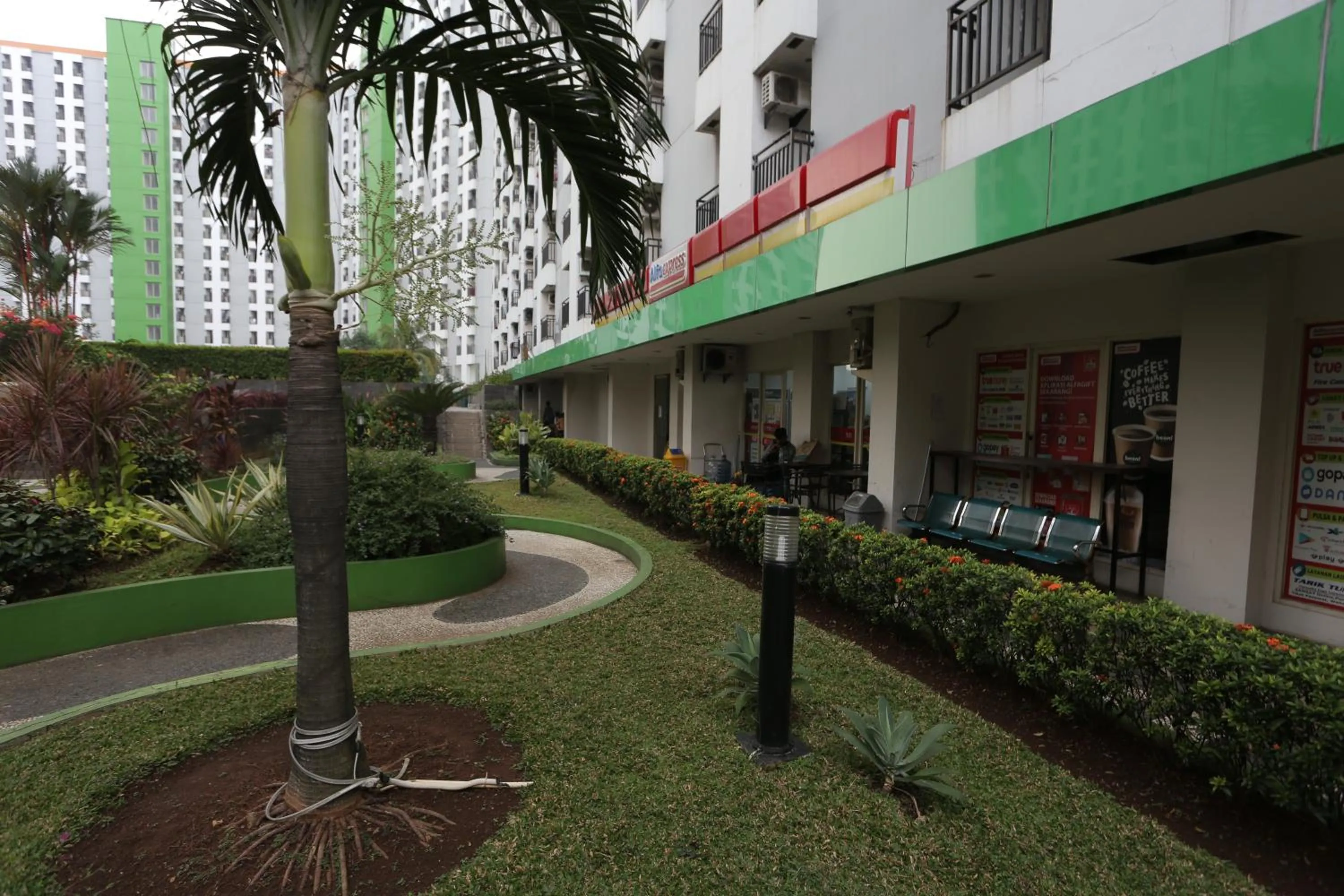 Capital O 93371 Pelangi Residence 5