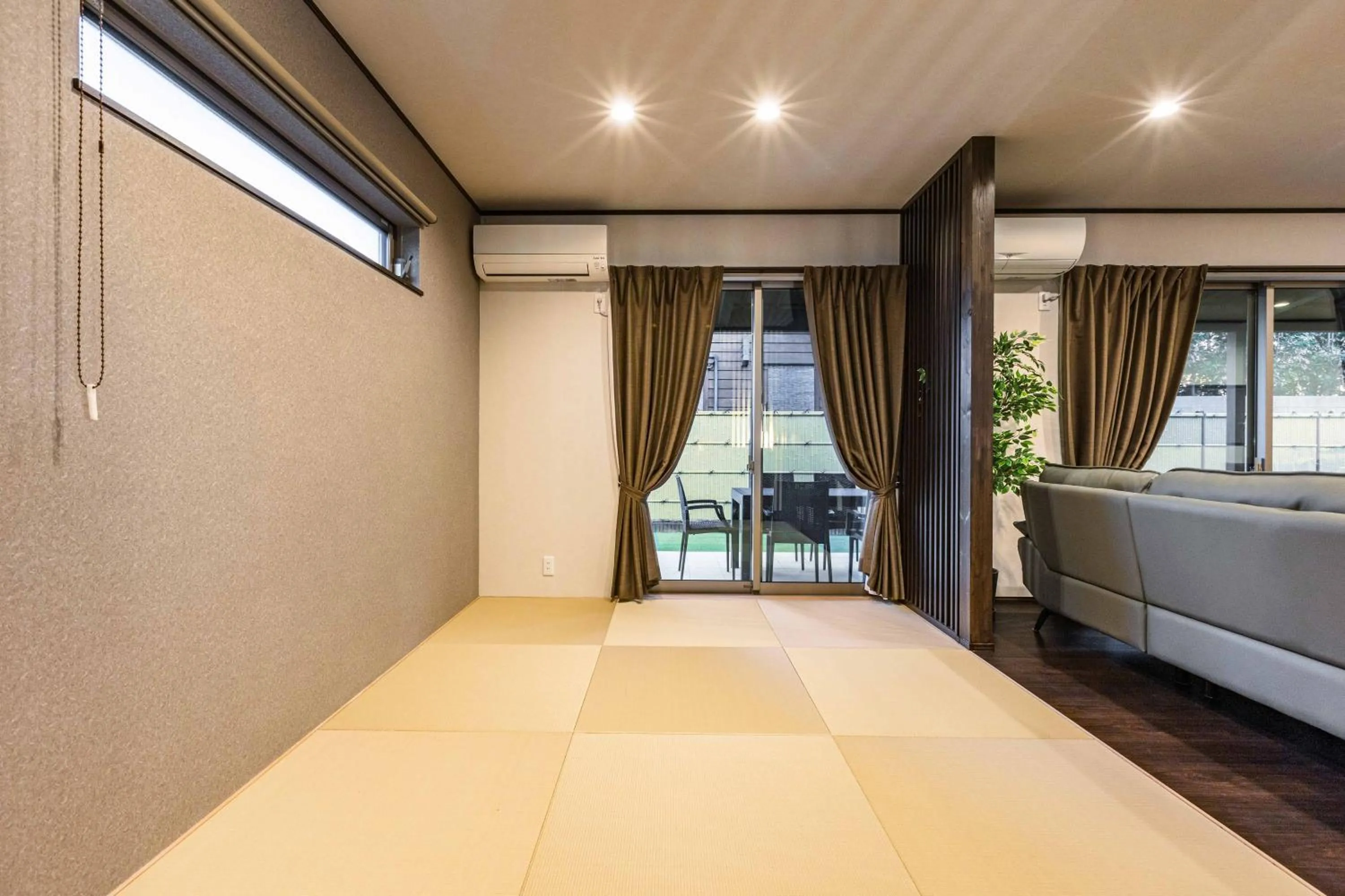 air conditioner, Bed in PEACE OF REST TAKASHIMA