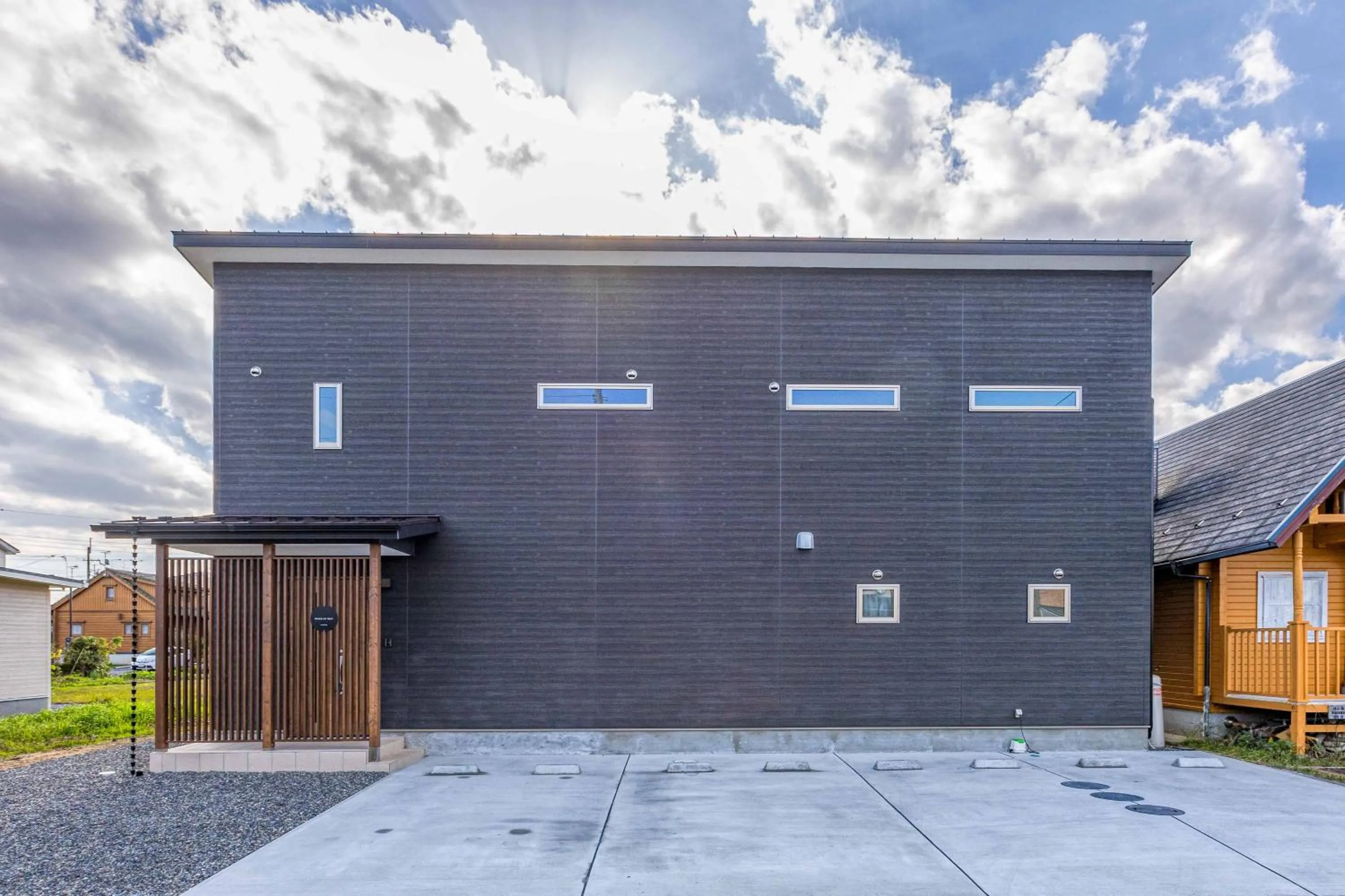 Property building in PEACE OF REST TAKASHIMA