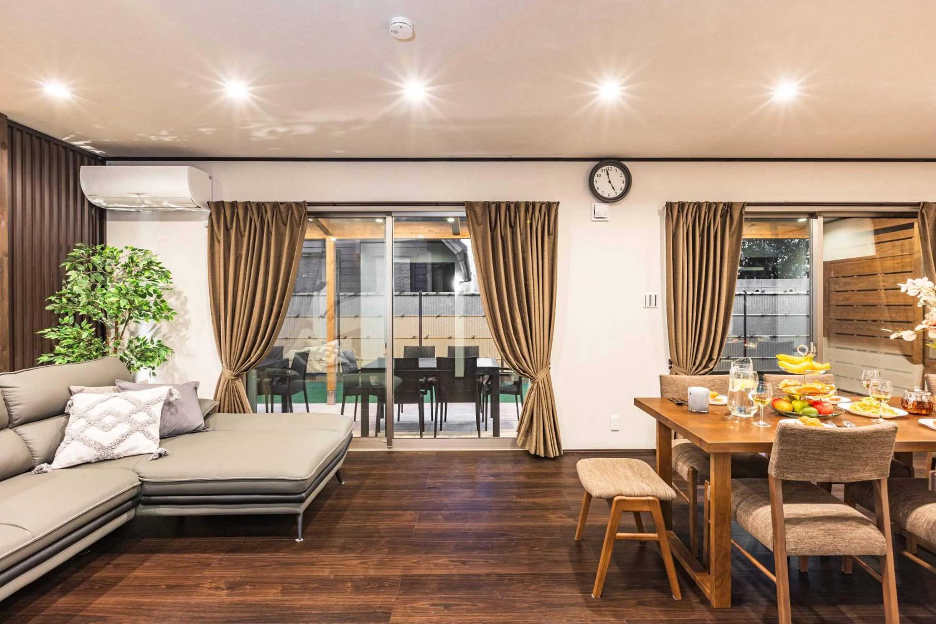 Dining area in PEACE OF REST TAKASHIMA