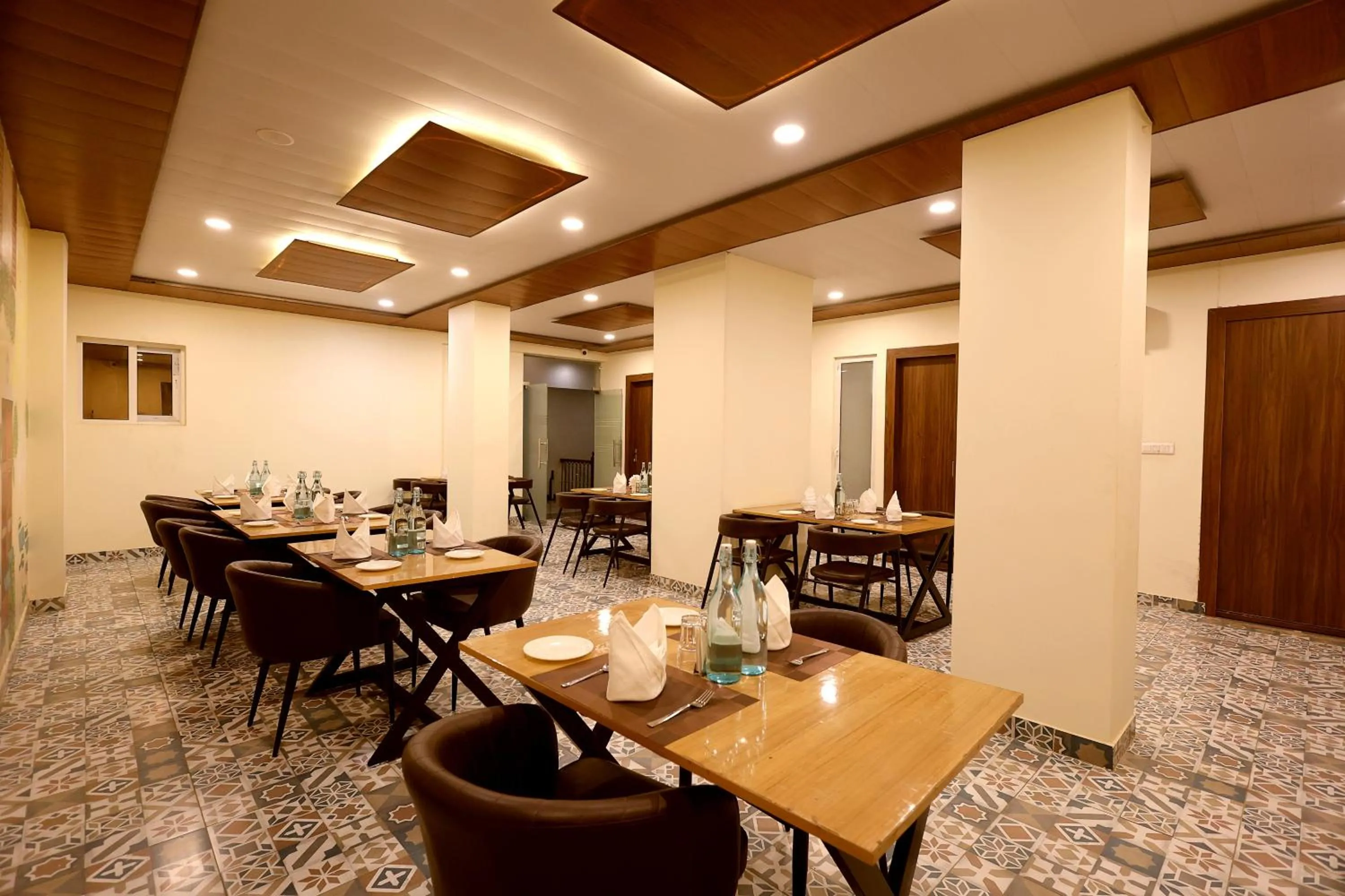 Restaurant/places to eat in The Blue Vista