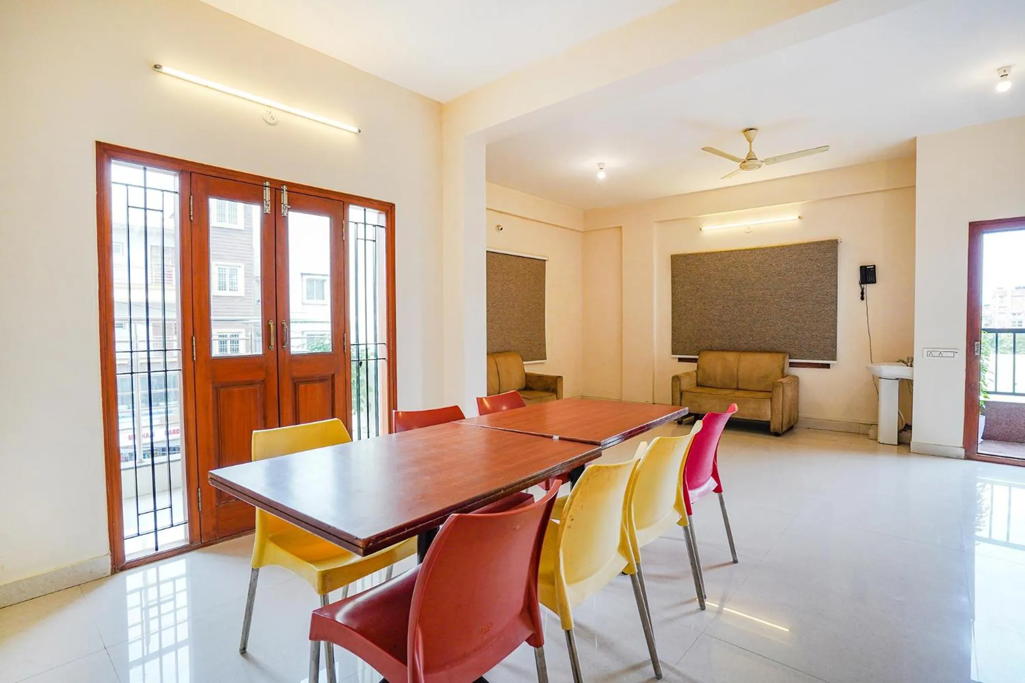 Dining area in FabHotel Willow Tree