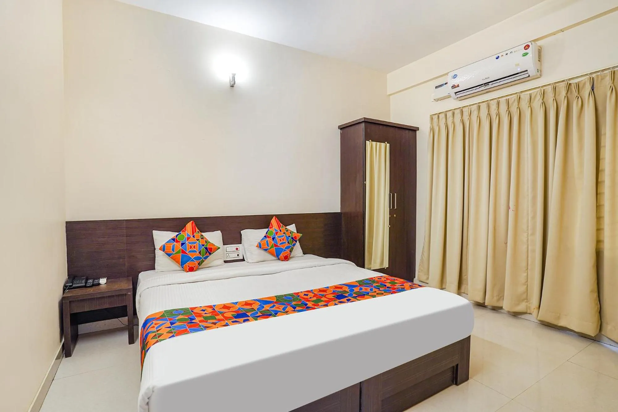 Bed in FabHotel Willow Tree