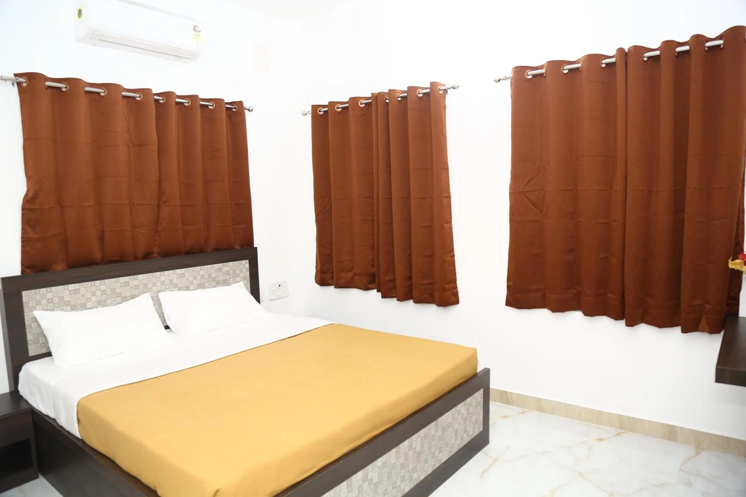 Bed in SS Stay Kilpauk Chennai