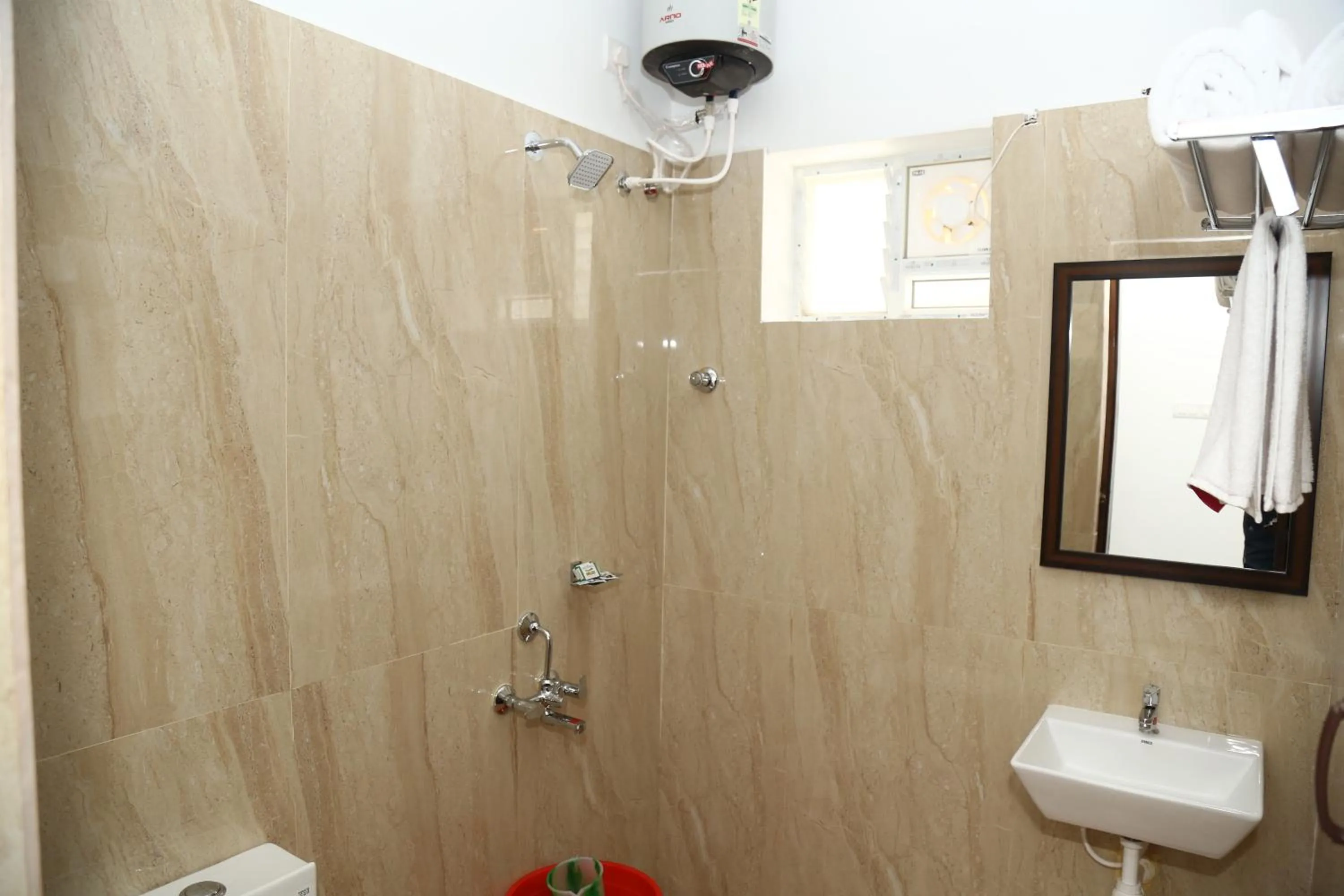 Toilet in SS Stay Kilpauk Chennai