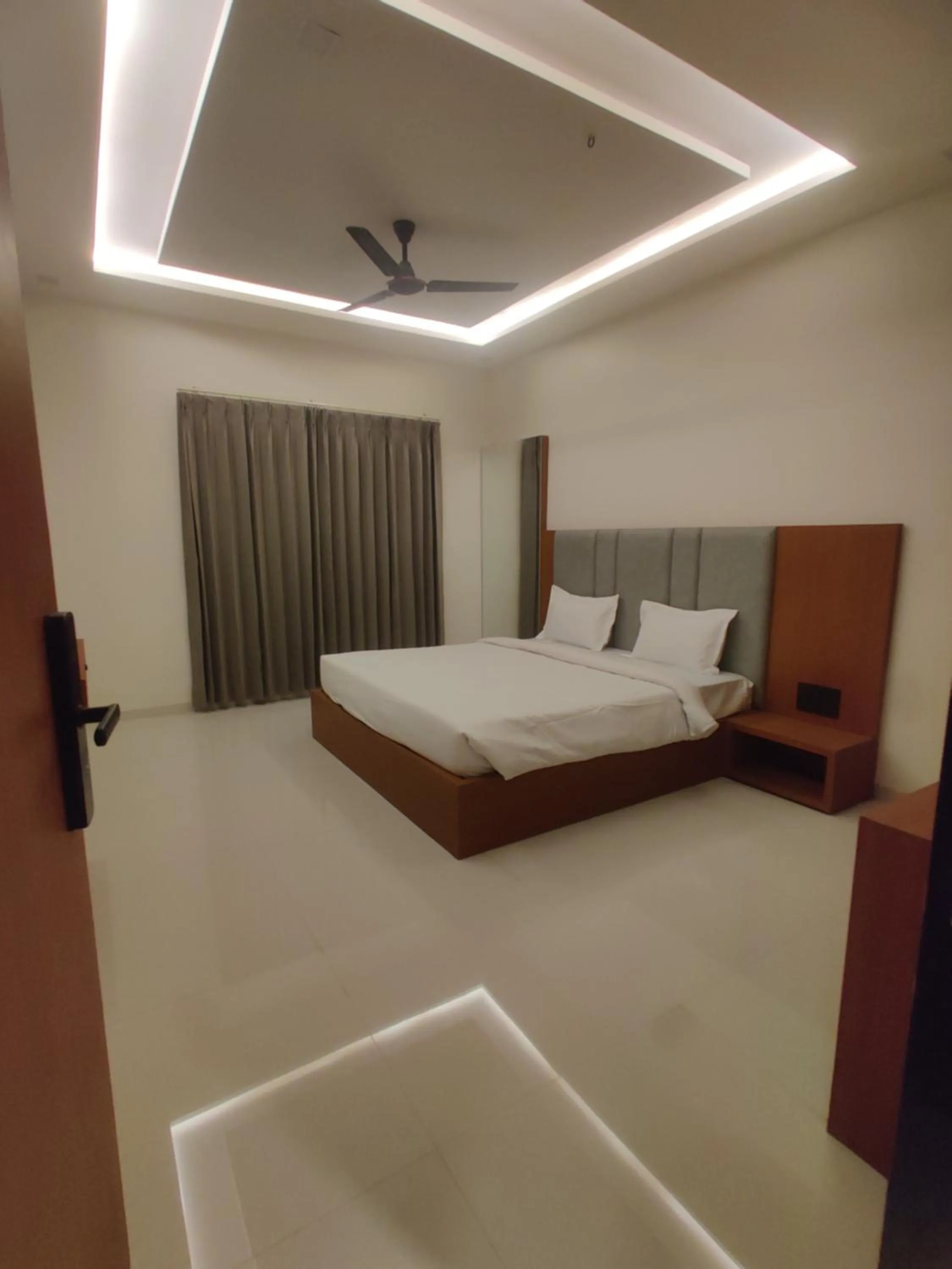 Photo of the whole room, Bed in Hotel Pride Of Chittor