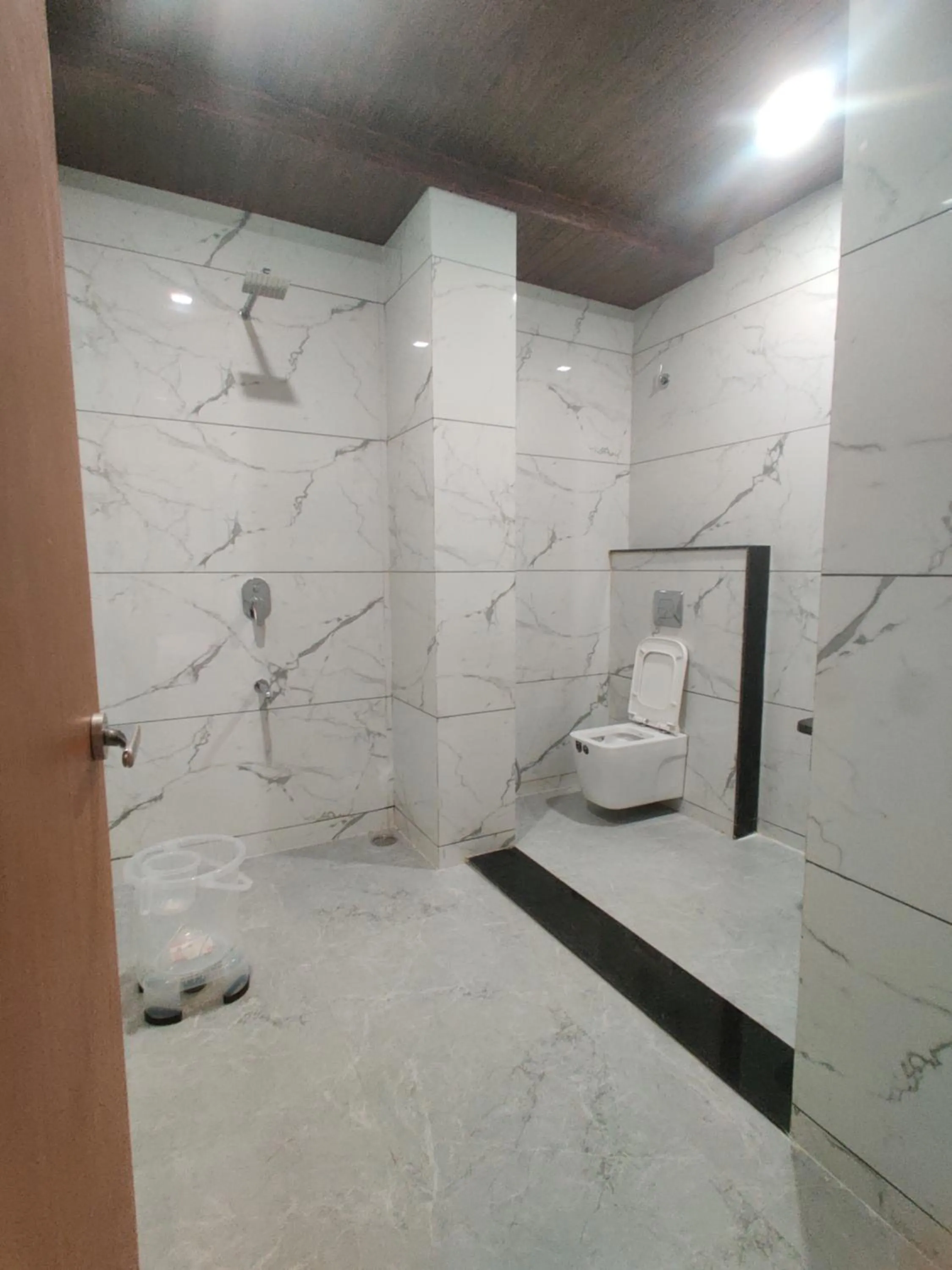 Shower in Hotel Pride Of Chittor