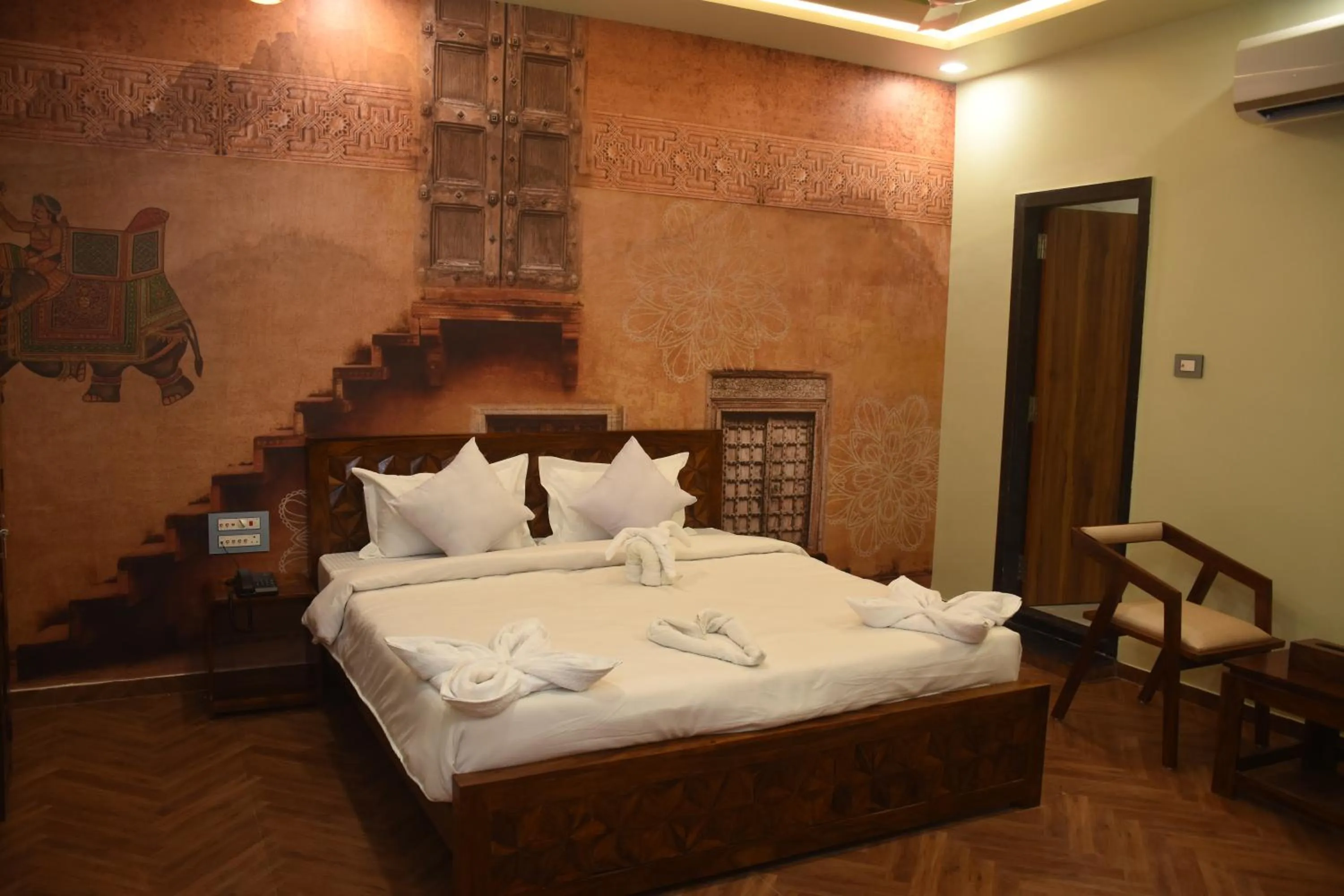 Bedroom, Bed in Hotel Pride Of Chittor