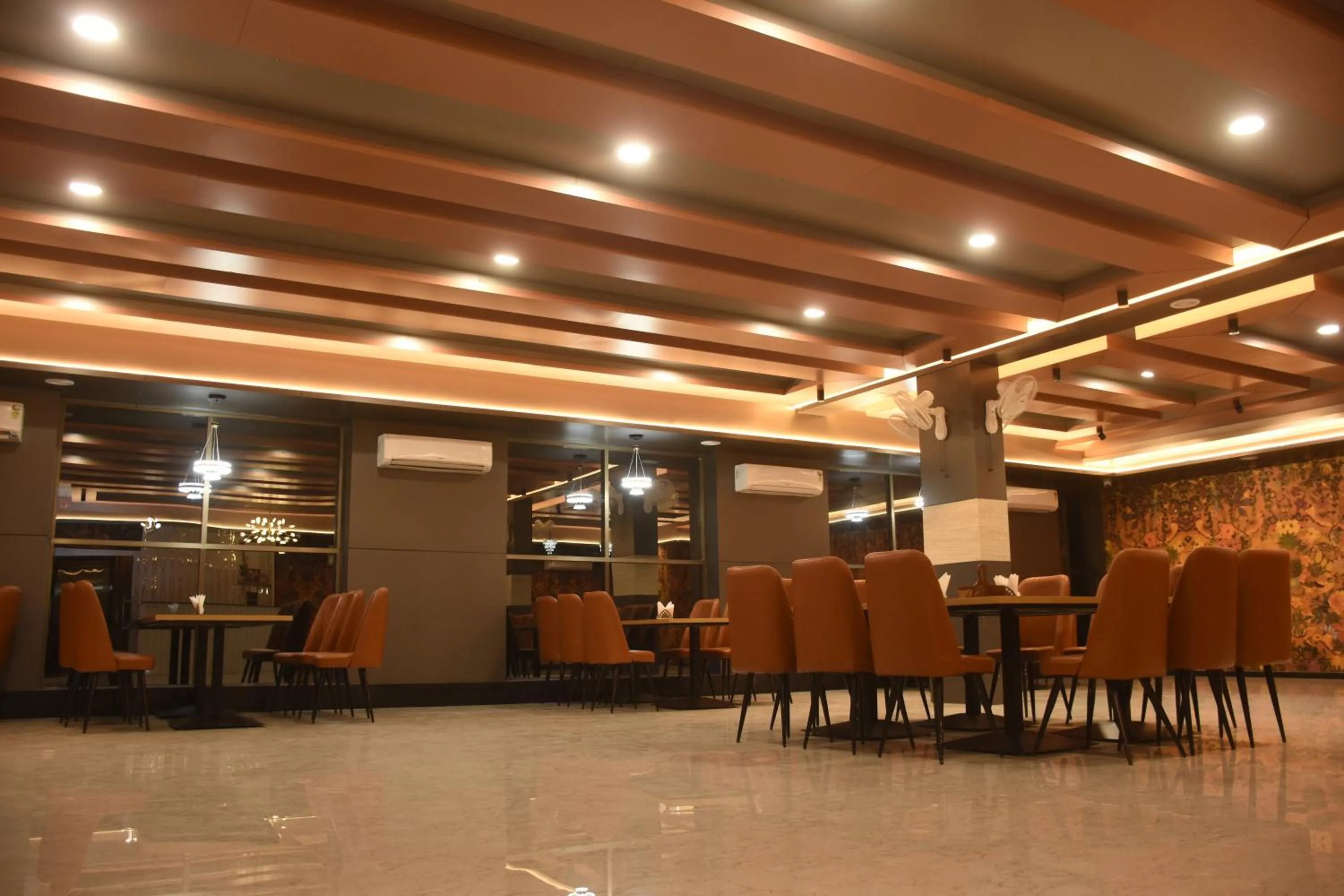 Restaurant/places to eat in Hotel Pride Of Chittor