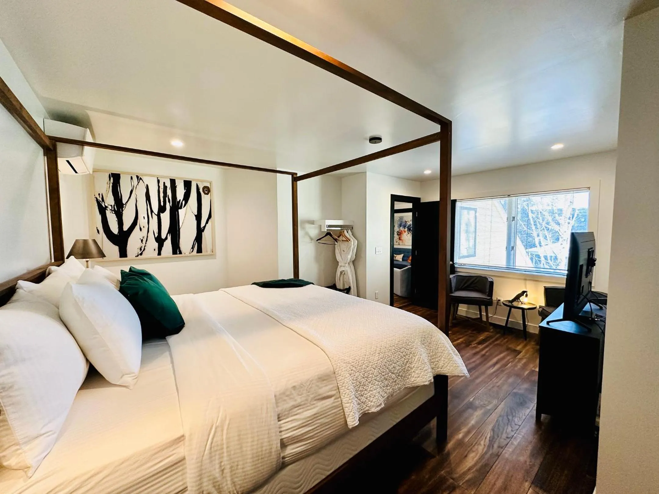 Bed in Bespoke Inn Flagstaff