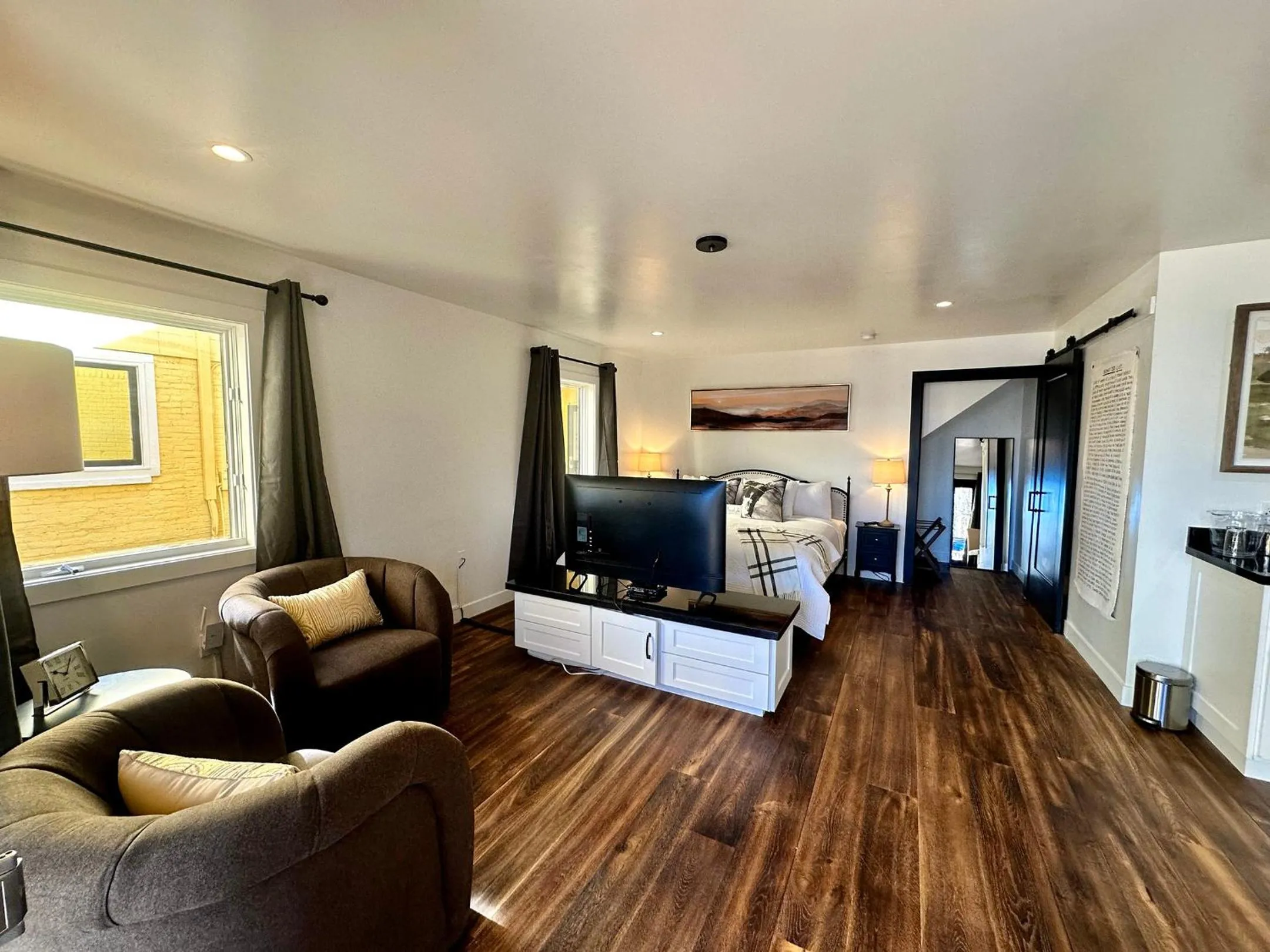 Bed in Bespoke Inn Flagstaff