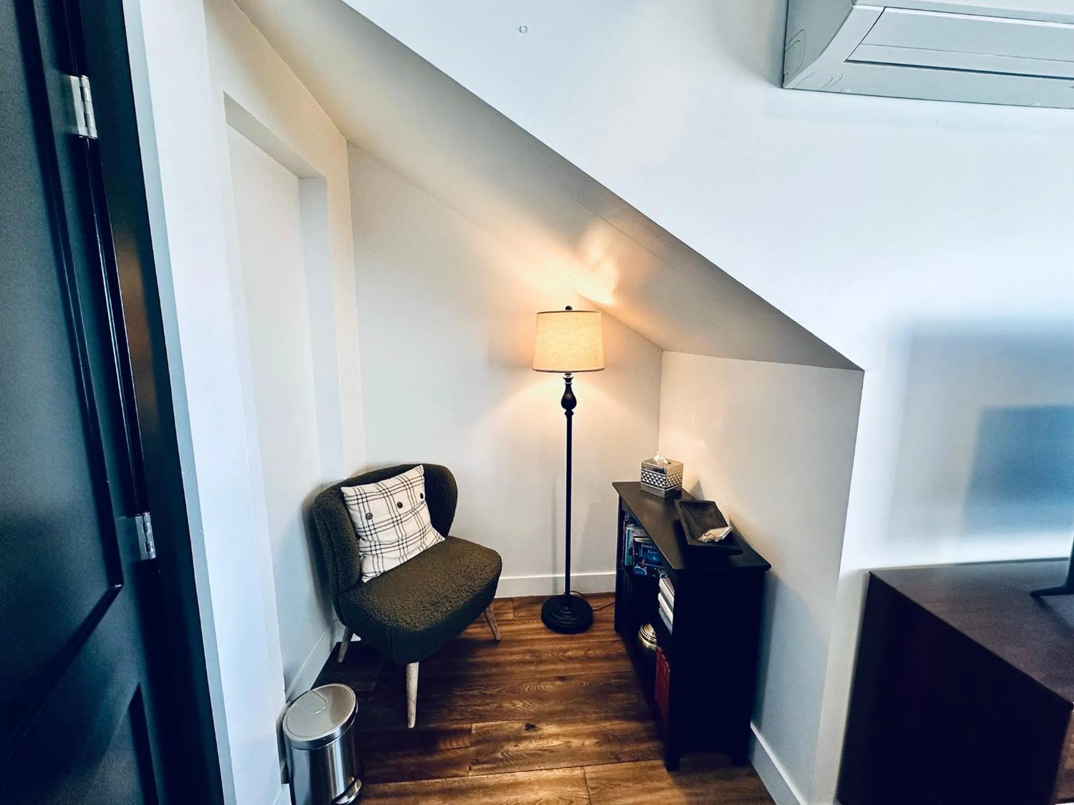 Seating area in Bespoke Inn Flagstaff