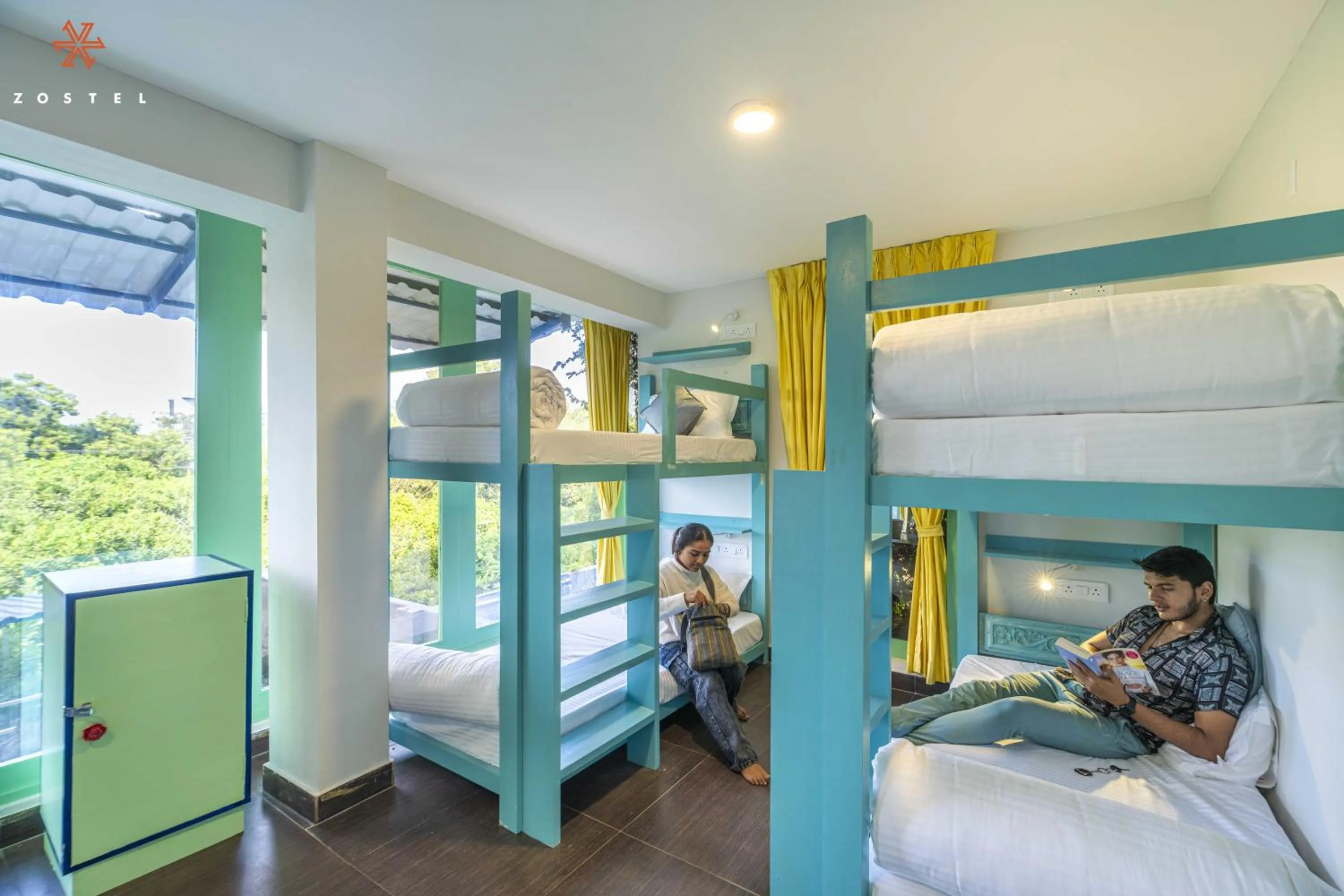 People, Bed in Zostel Pondicherry, Auroville Road