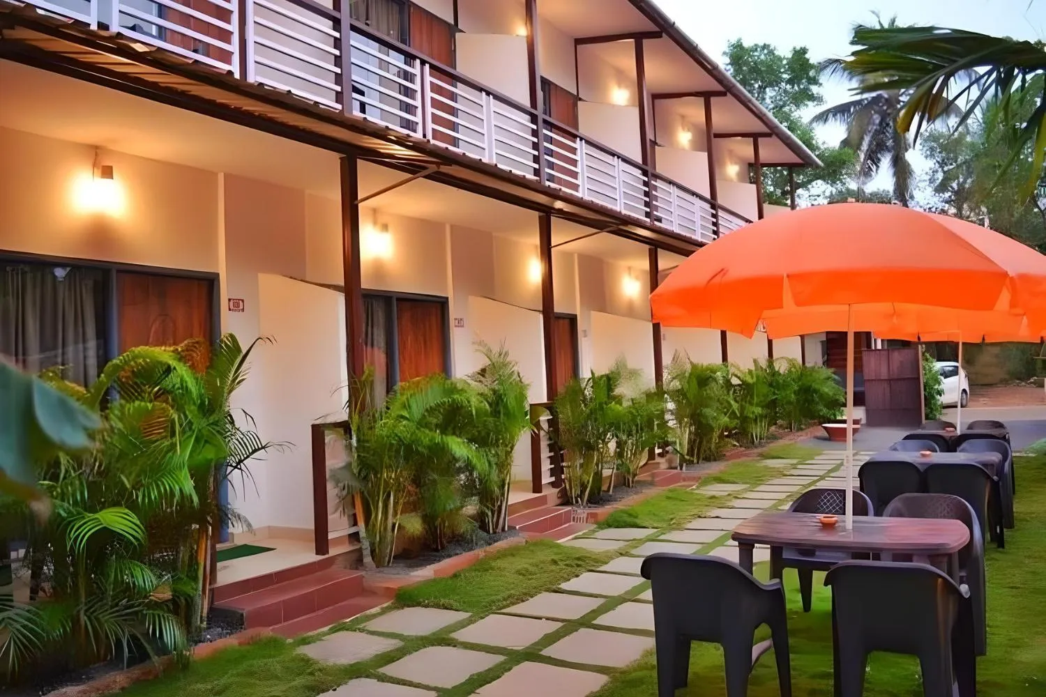 Garden in YogiTree Beach Resort & Cafe - 100m from Morjim Beach