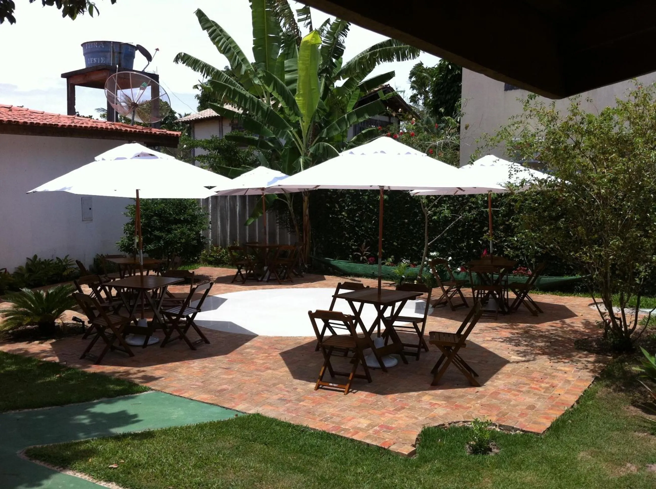 Restaurant/places to eat in Pousada Galeão Santa Anna