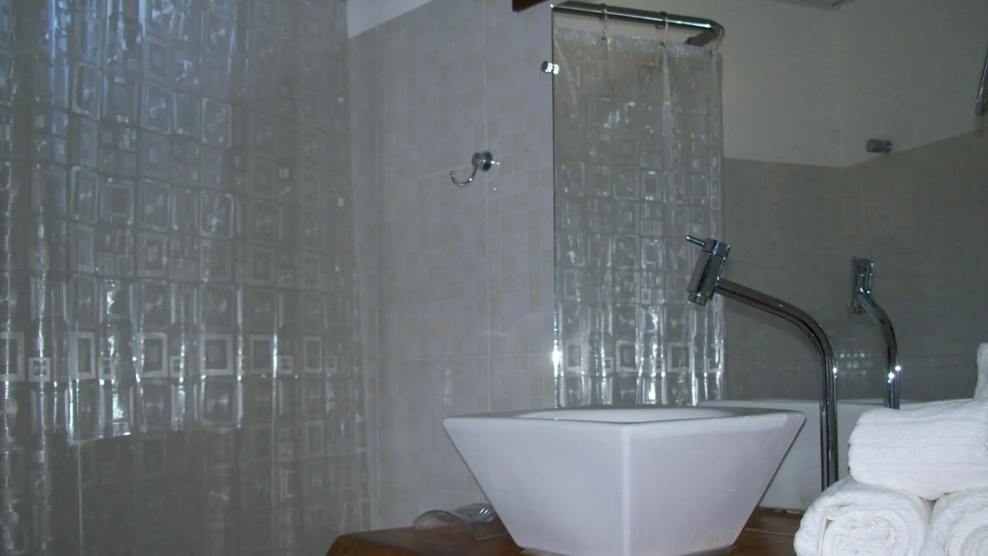 Bathroom in Pousada Galeão Santa Anna