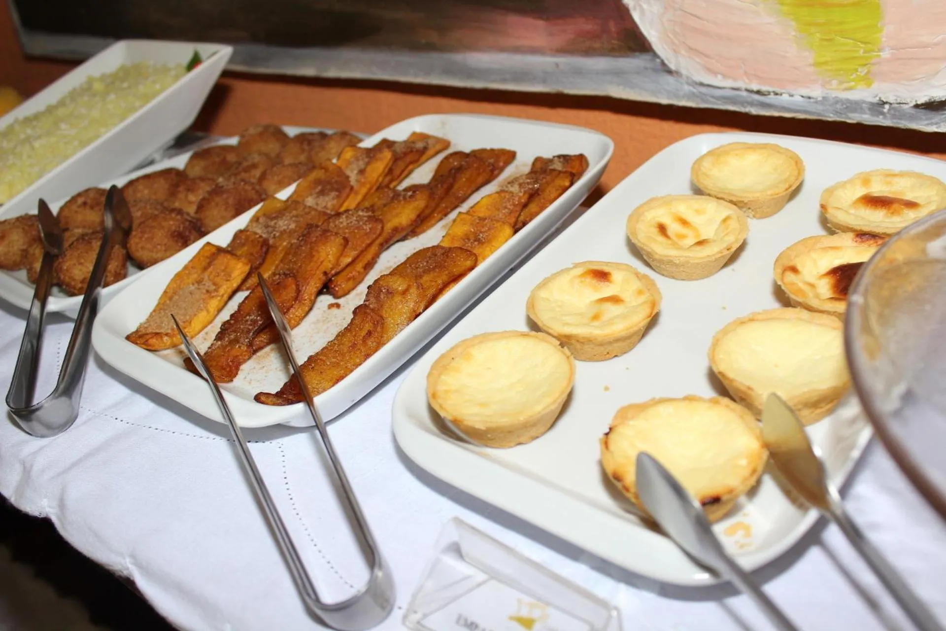 Buffet breakfast in Pousada Galeão Santa Anna