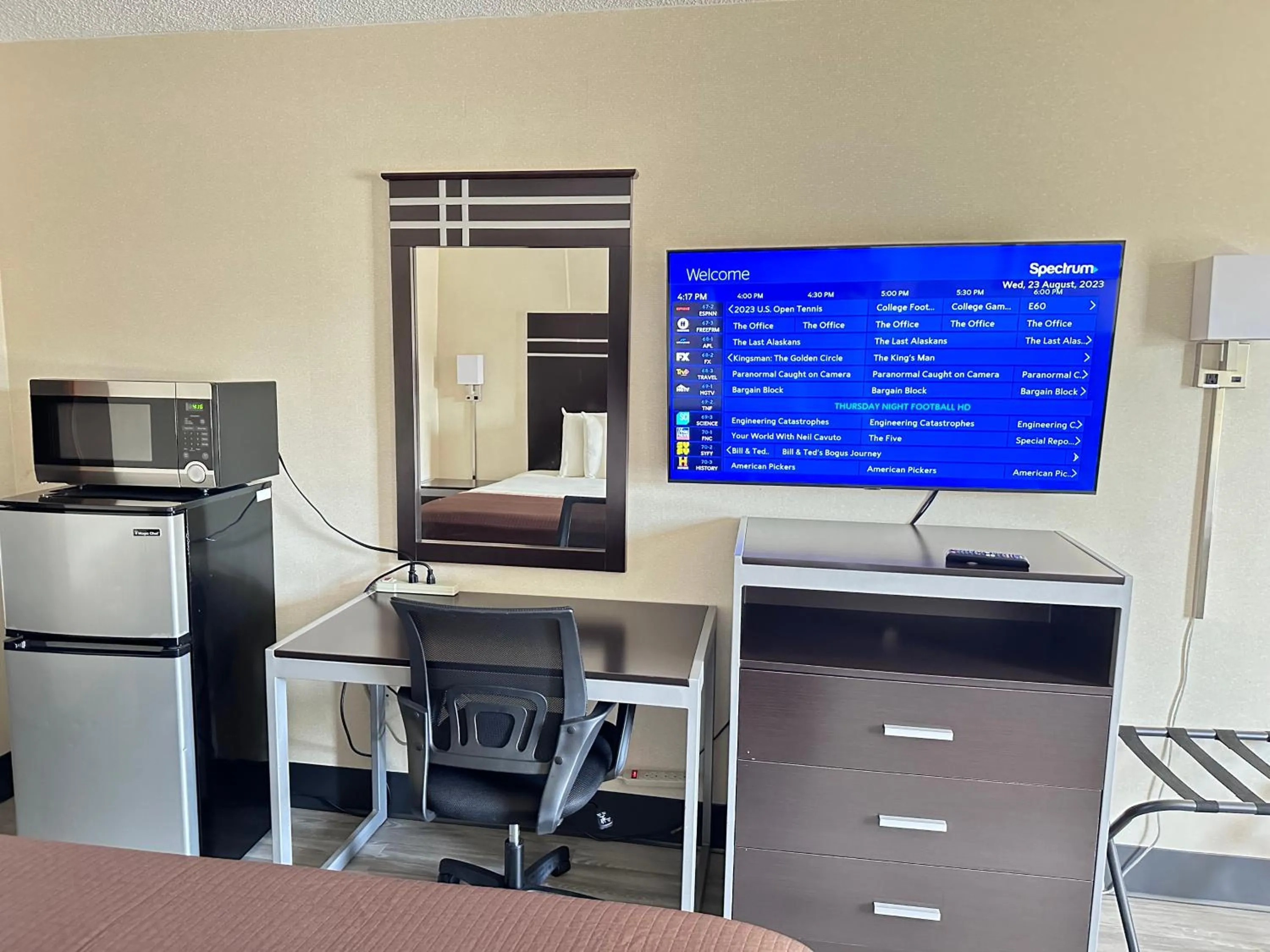 Deluxe Inn - Fayetteville I-95