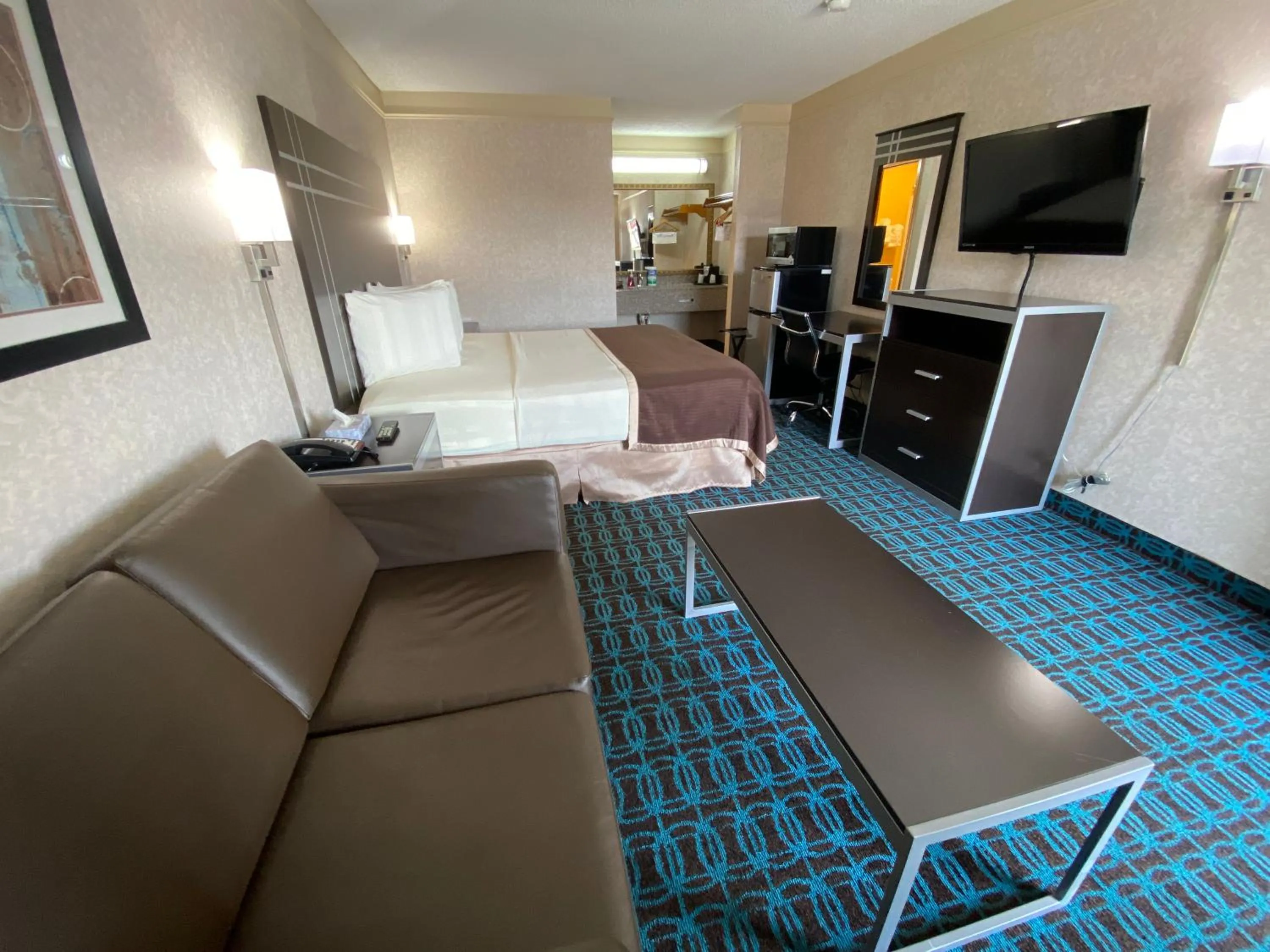 Deluxe Inn - Fayetteville I-95