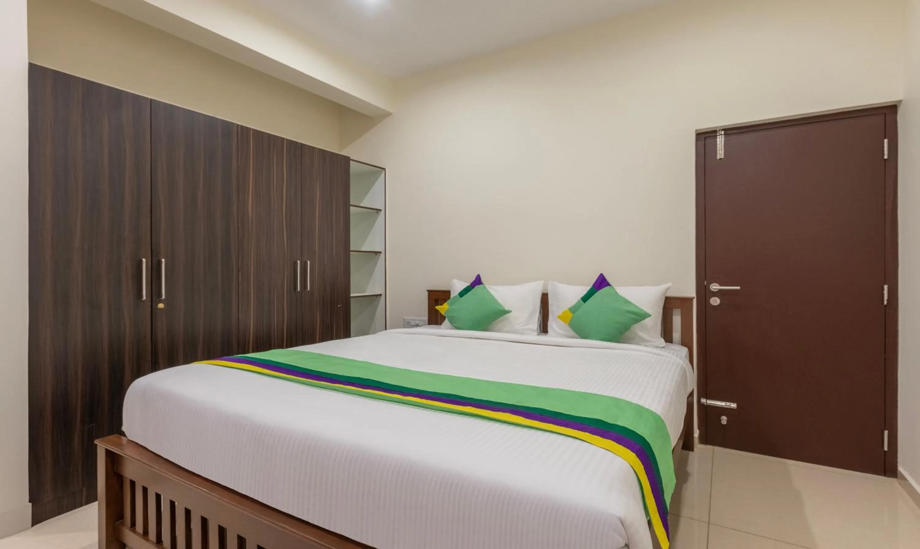 Bedroom, Bed in Treebo Samanvaya Retreat, Mysore