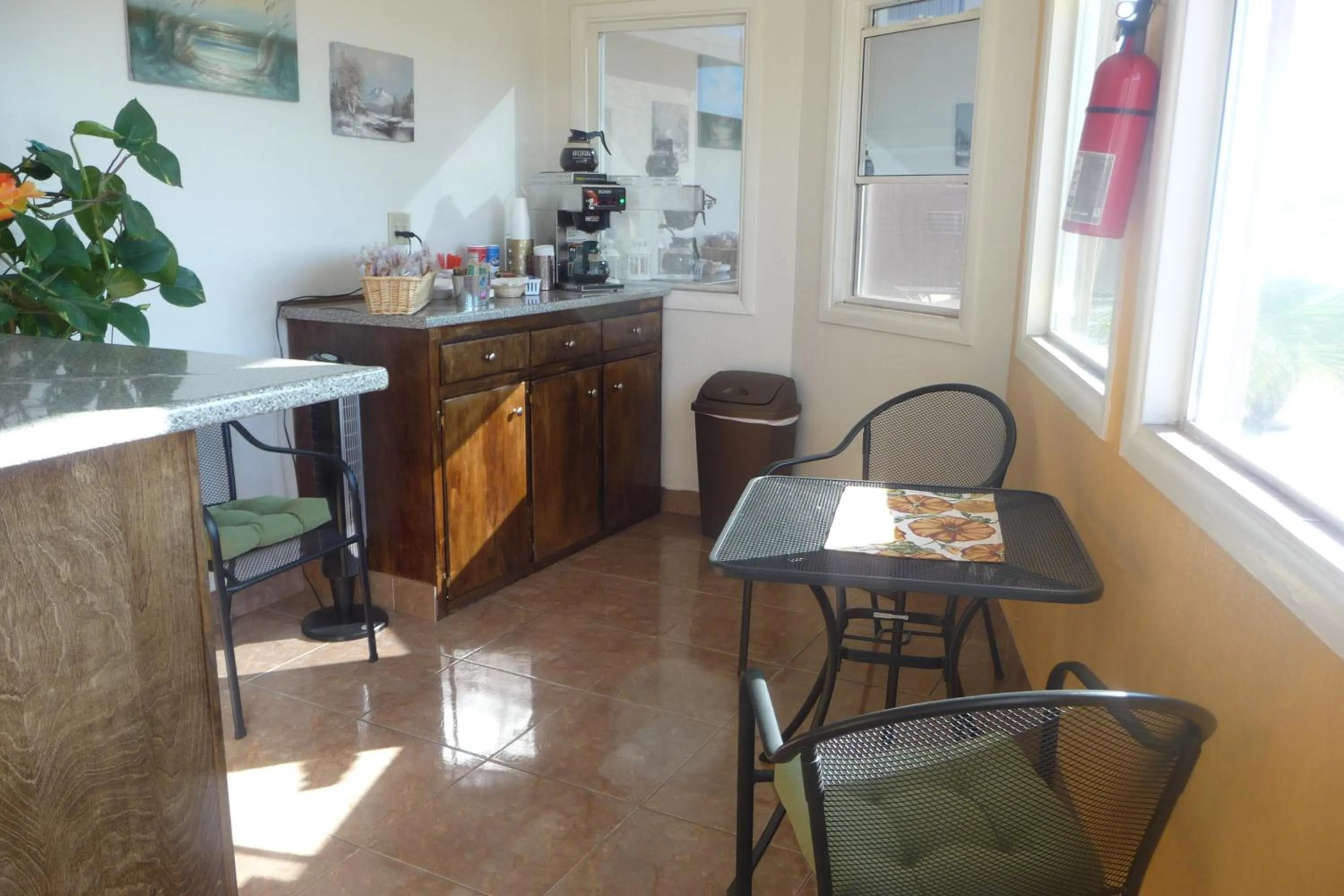 Continental breakfast in Palms Inn