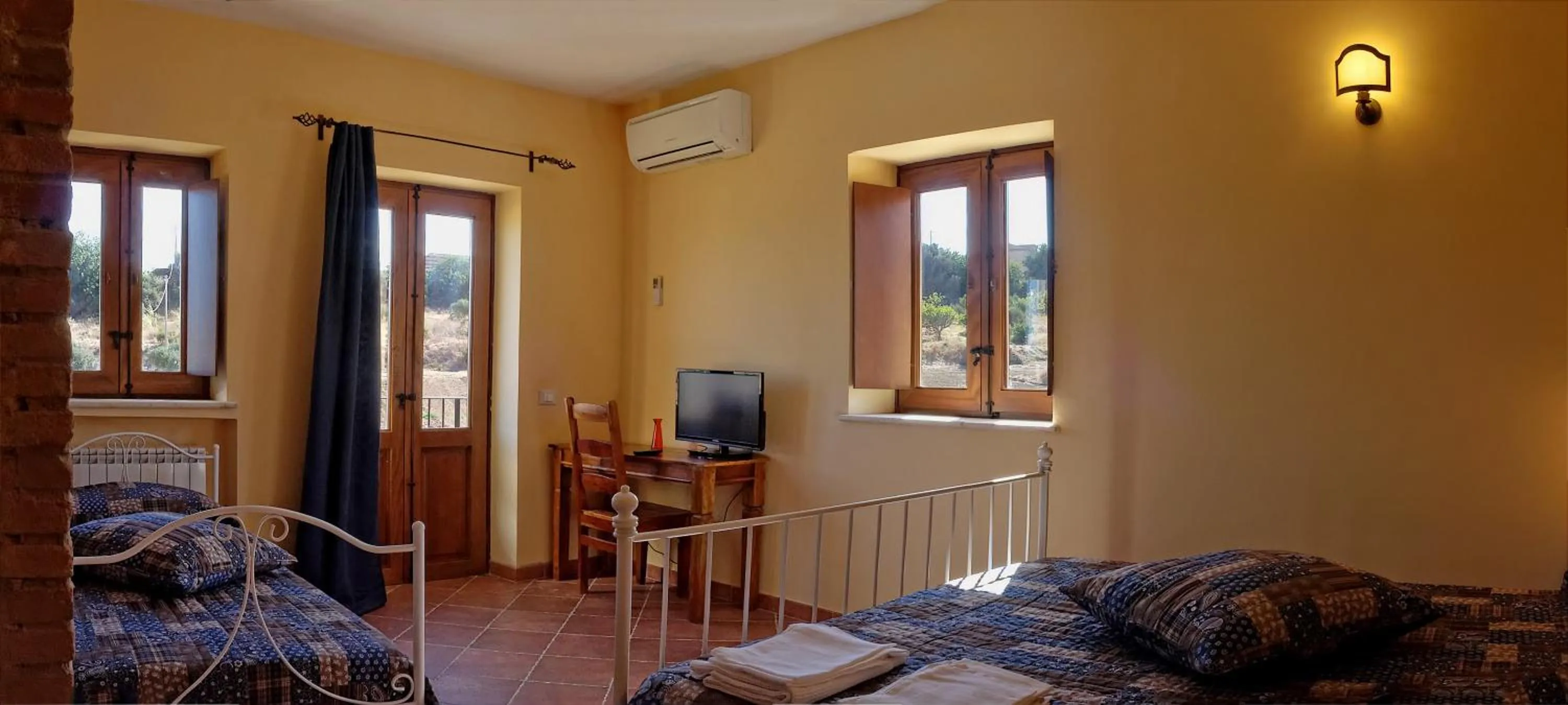 Decorative detail, Bed in Agriturismo Passo dei Briganti