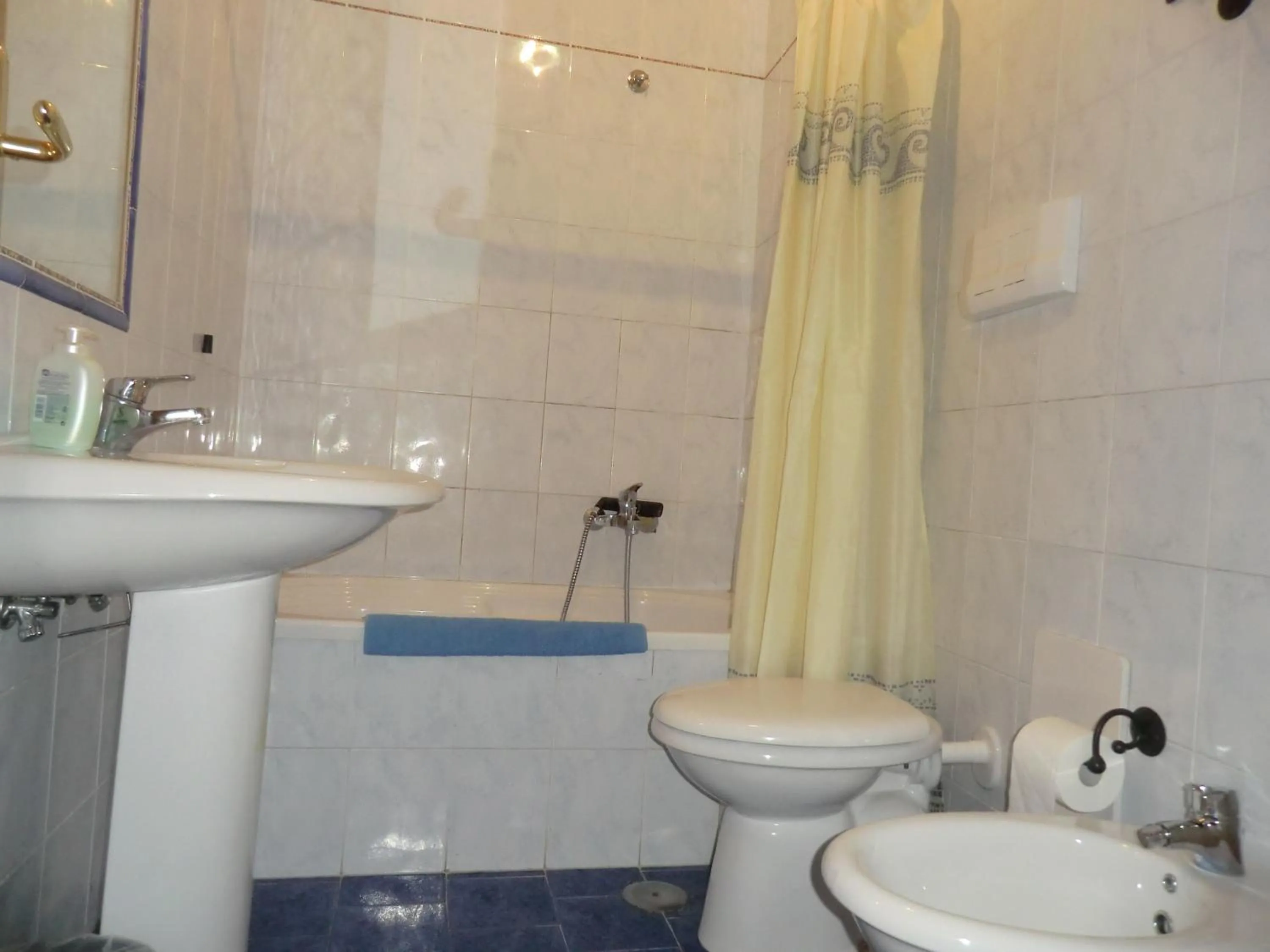 Bathroom in Agriturismo Mare e Monti