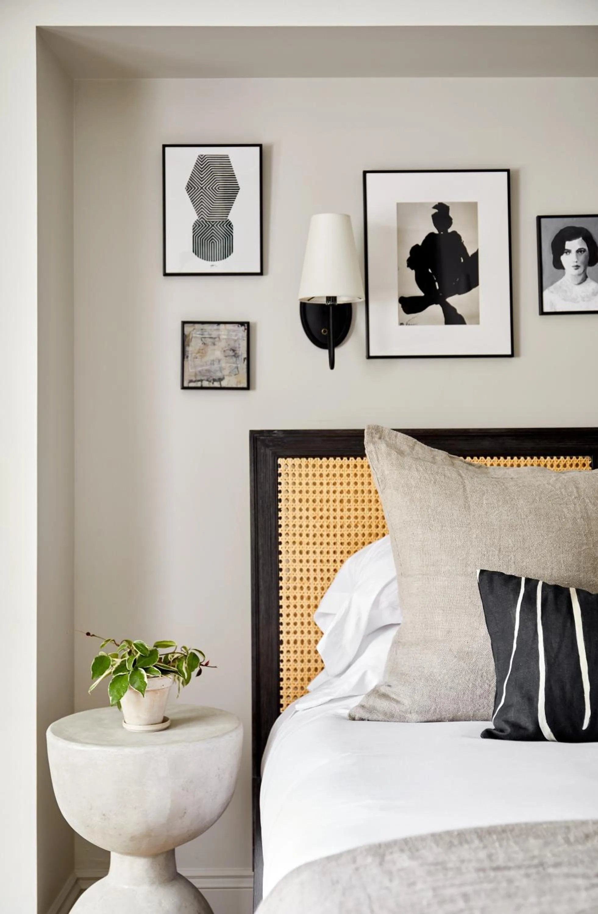 Bed in Blind Tiger Portland - Danforth Street Guest House