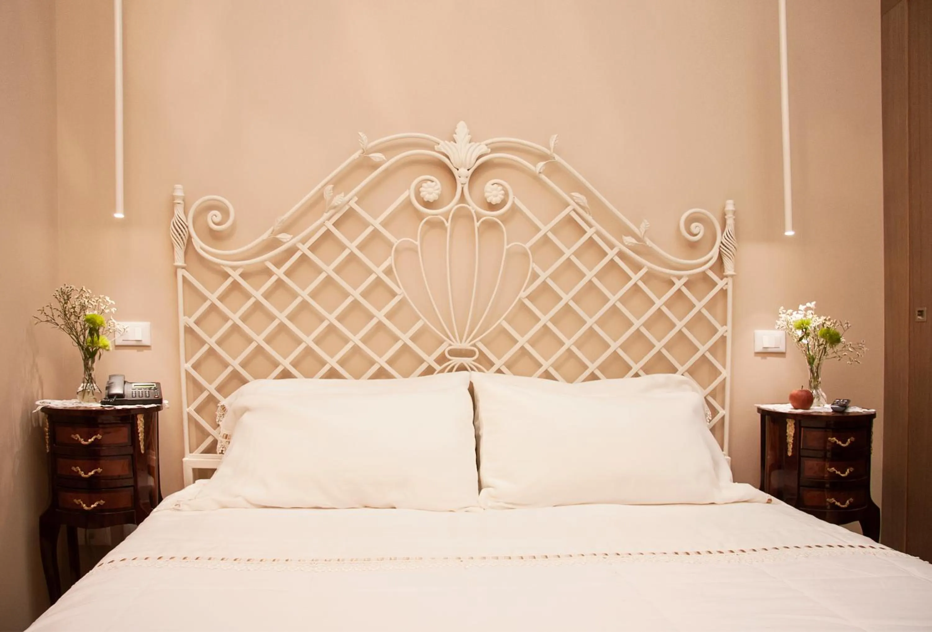 Bed in La Castellana Loft Hotel