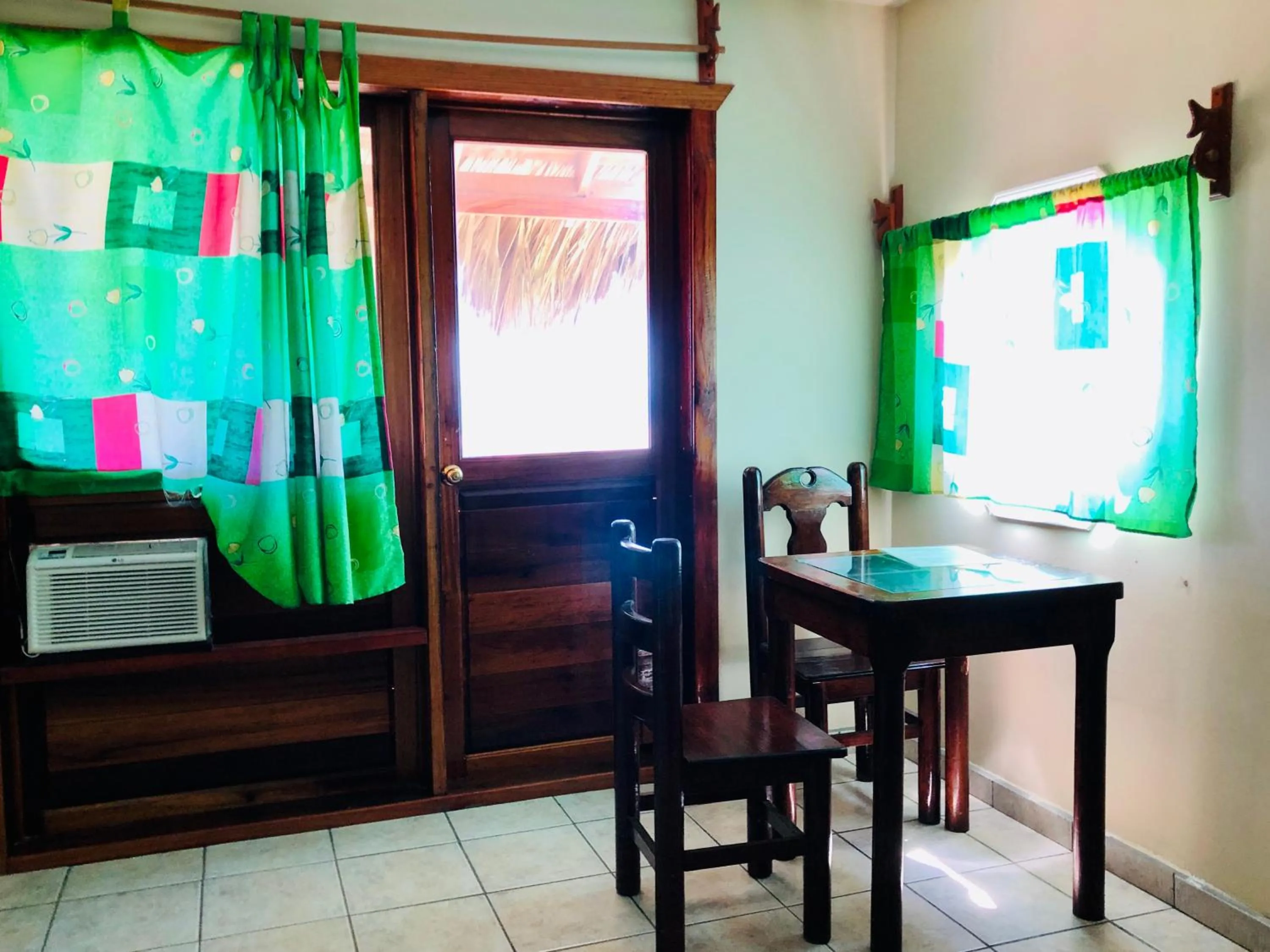 Dining area in Hotel Paraíso del Pescador by Rotamundos