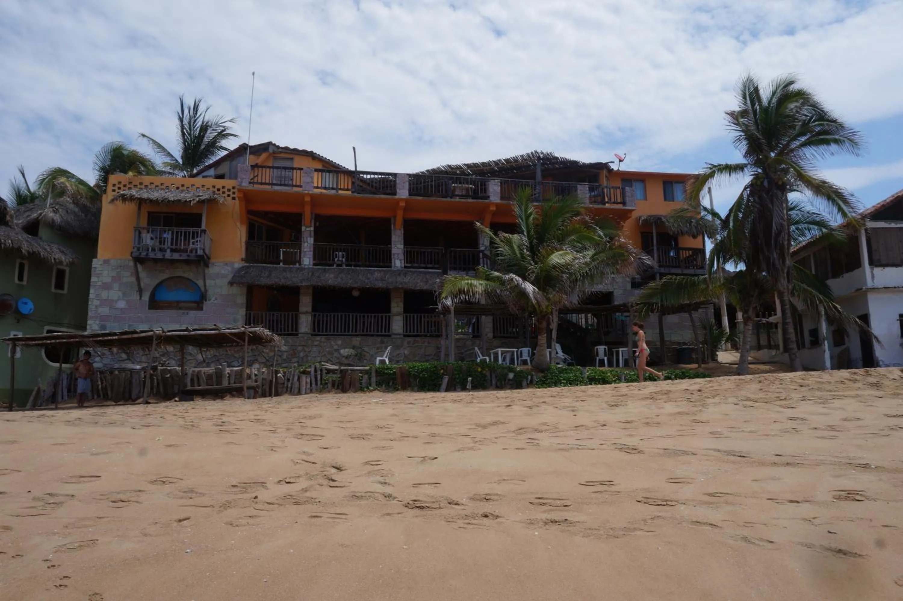 Property building in Hotel Paraíso del Pescador by Rotamundos