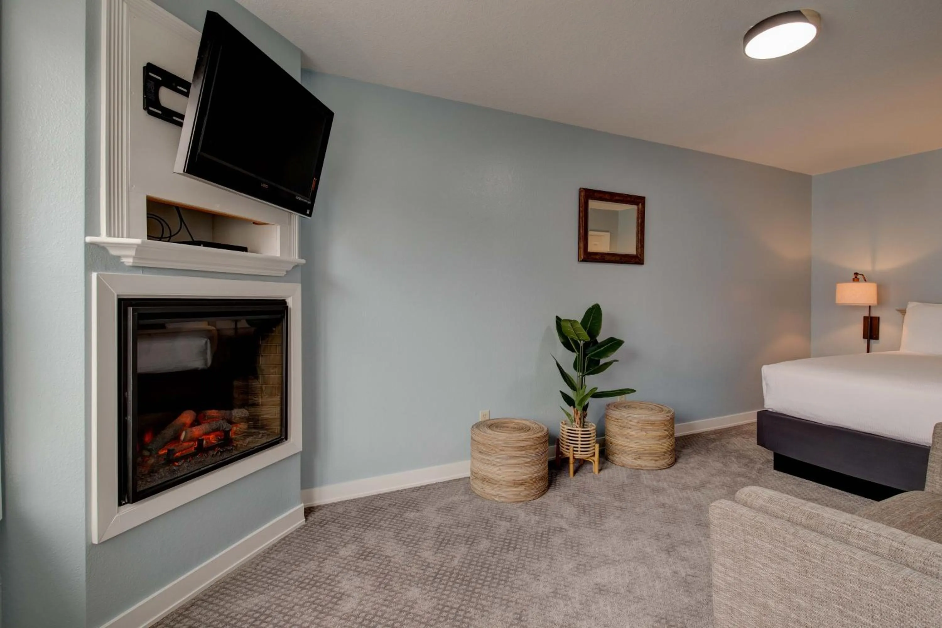 Bedroom, Bed in Inn of the Four Winds Seaside Oceanfront