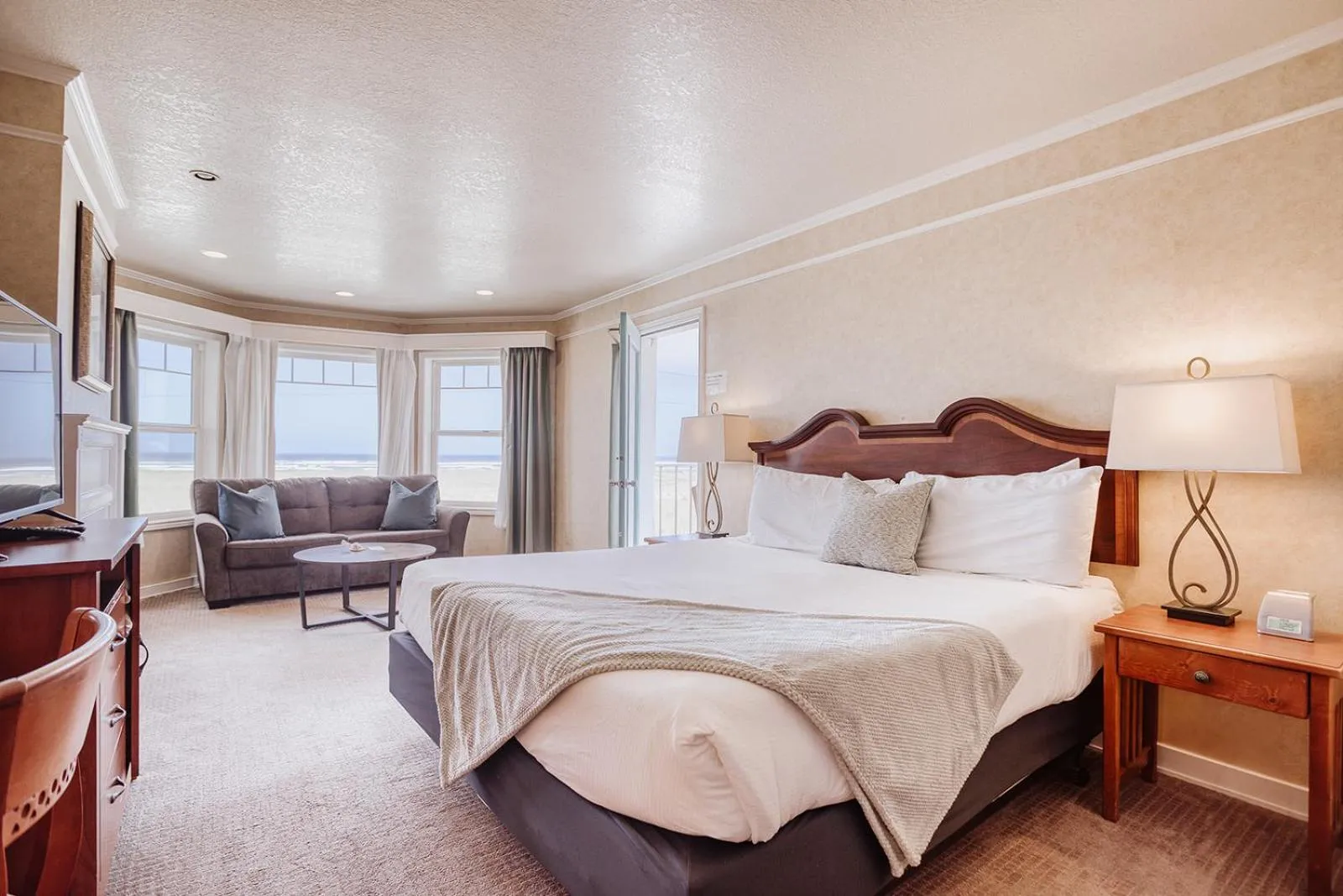 Bedroom, Bed in Inn of the Four Winds Seaside Oceanfront