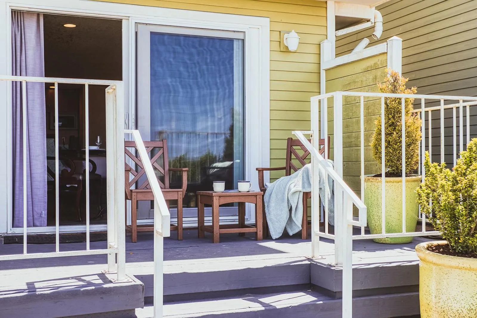 Patio in Inn of the Four Winds Seaside Oceanfront