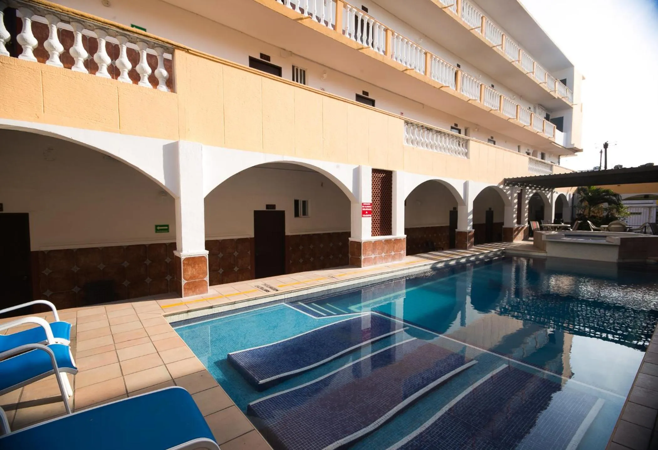 Swimming pool in Hotel Real del Mar