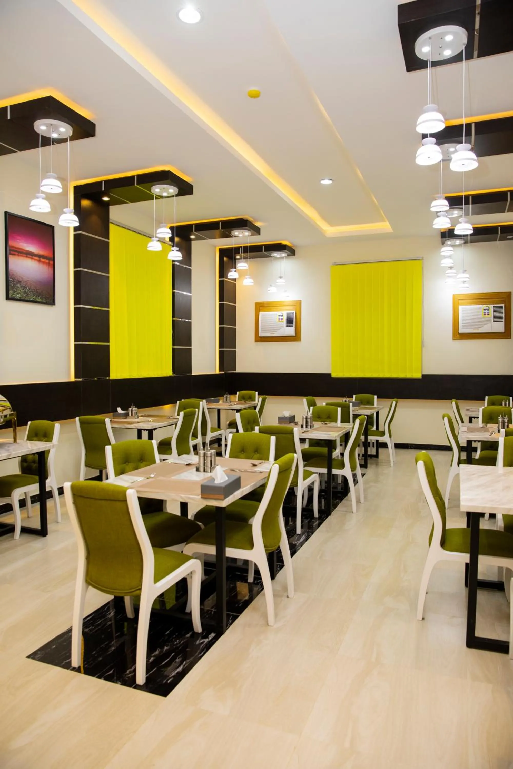 Restaurant/places to eat in فندق الفاو بلازا