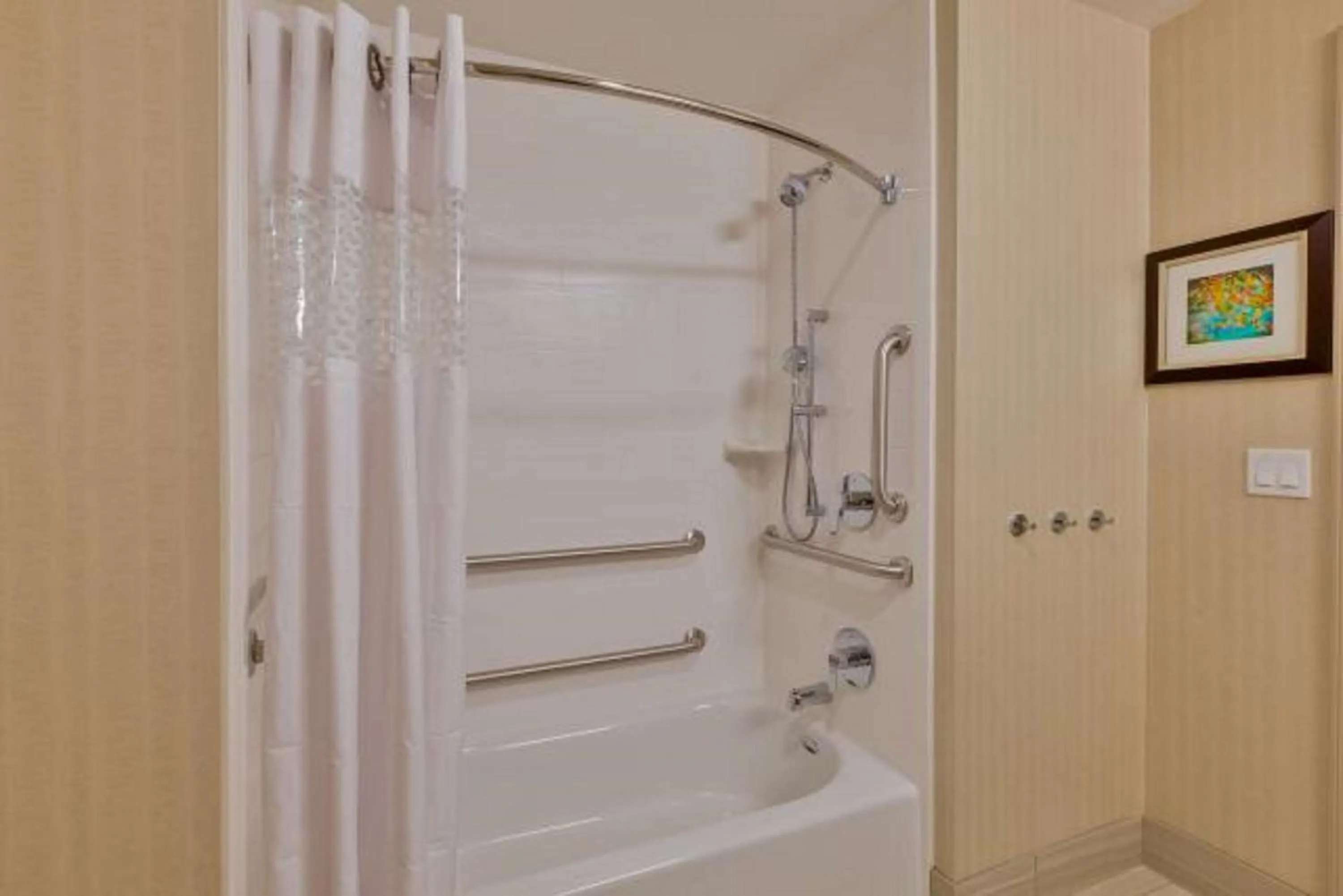 Bathroom in Hampton Inn & Suites Bend