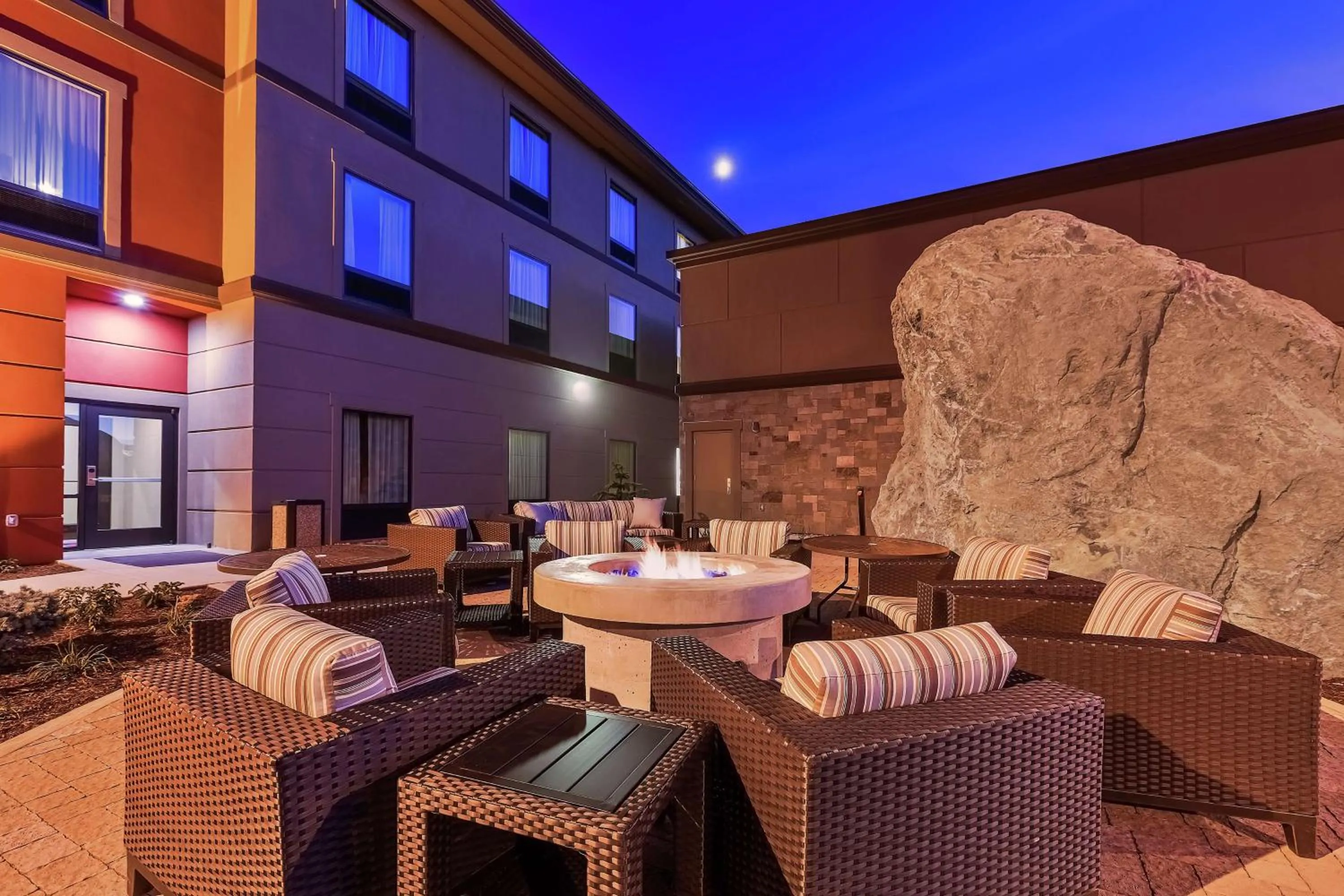 Patio in Hampton Inn & Suites Bend
