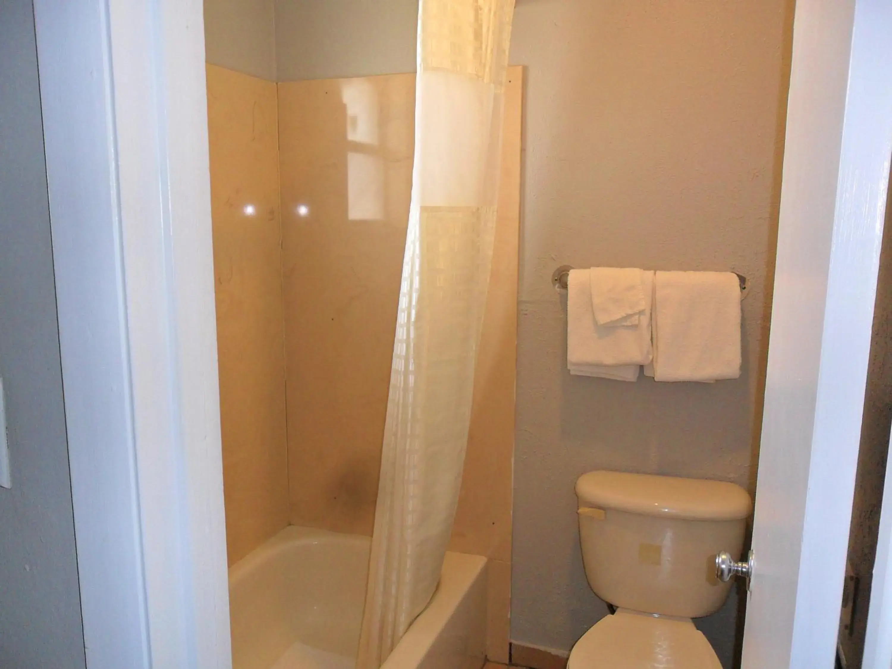 Double Room with Two Double Beds - Smoking in A-OK Motel Double Room with Two Double Beds - Smoking in A-OK Motel